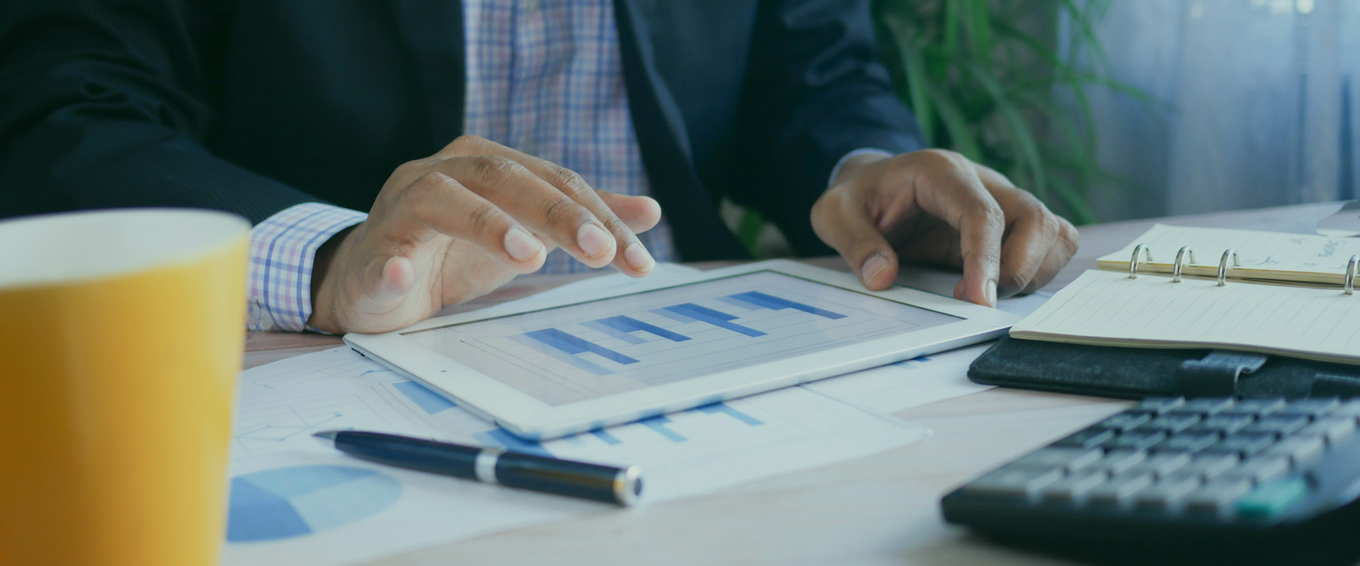 以诚信求发展 以发展铸诚信To seek development with integrity,to build integrity with development