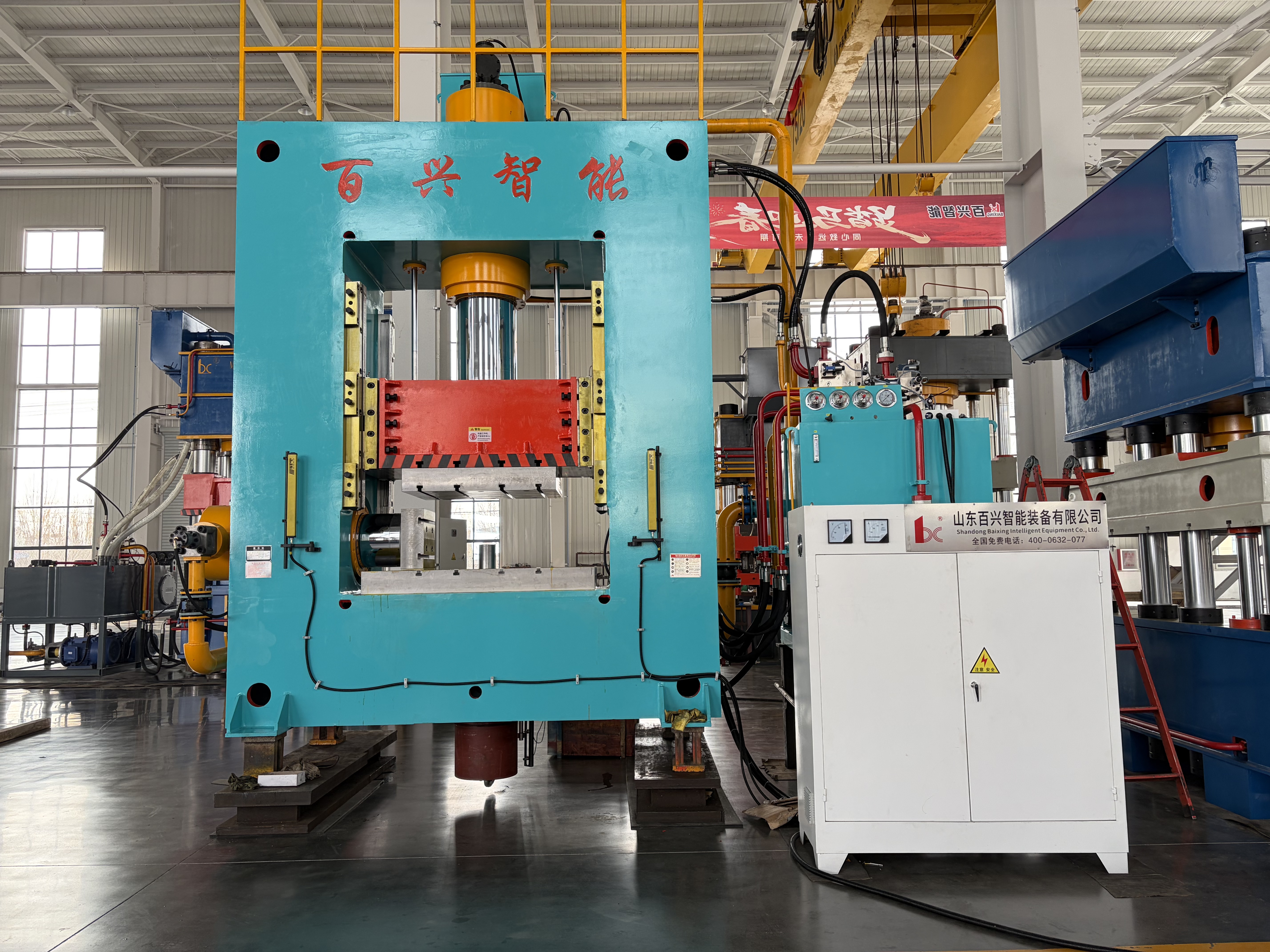 贺好色TV污视频下载机械给苏州客户定制的多向热模锻机调试发货