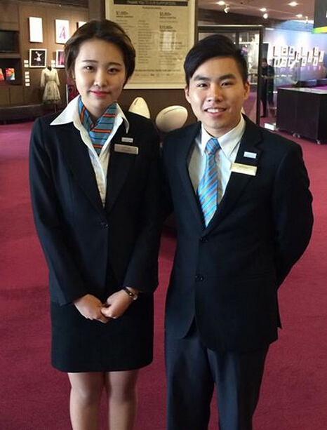 蓝山国际酒店管理学院的学生出席美国前总统克林顿的演讲