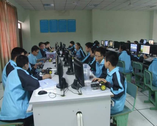 小创客教育机器人培训套件