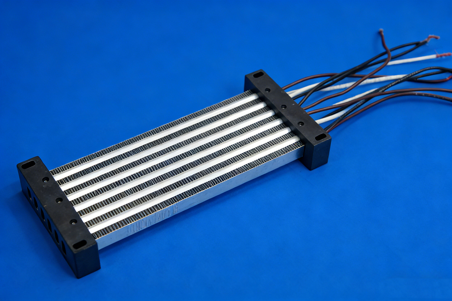 High-pressure air heating PTC heater