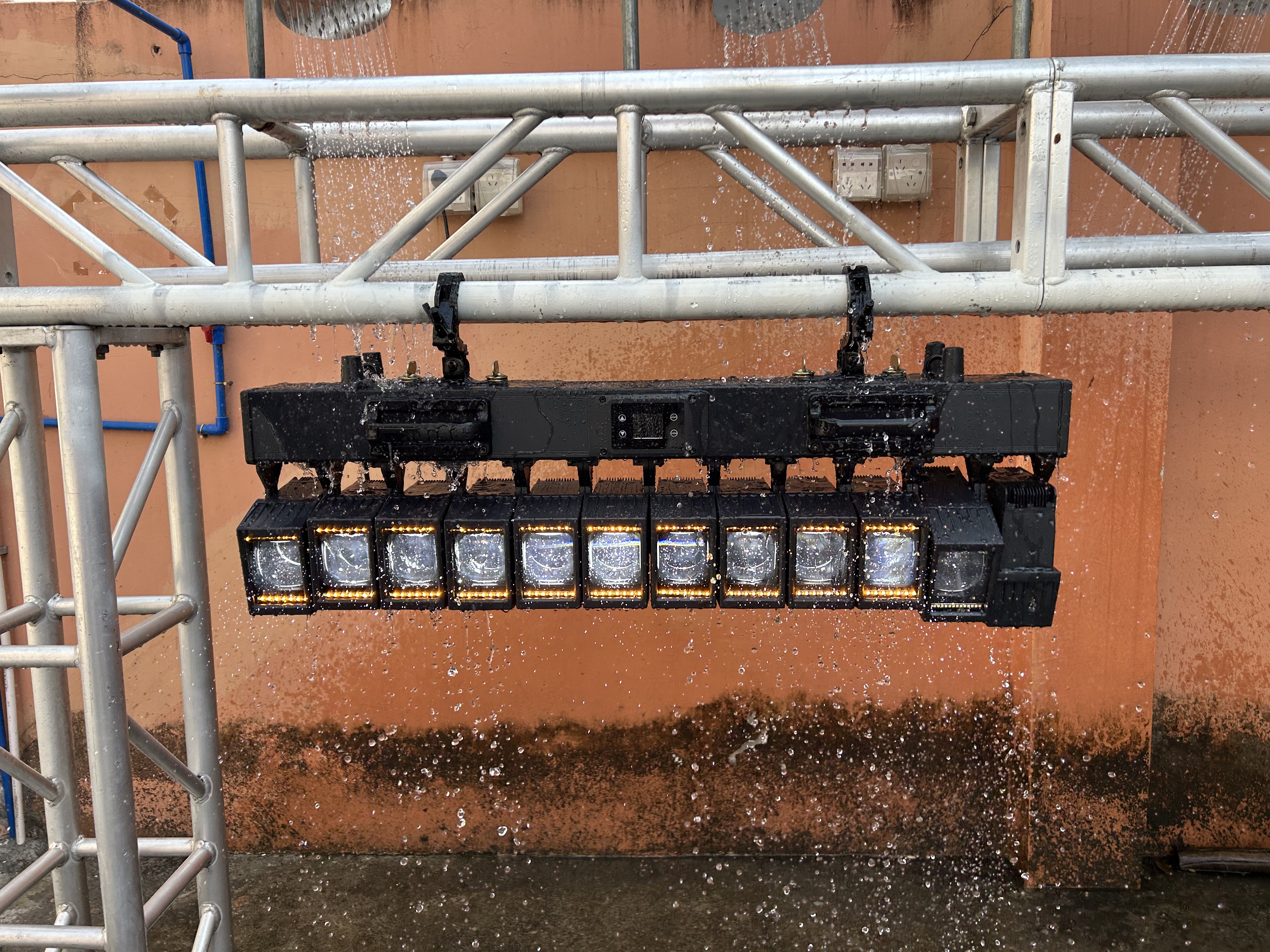 IP65 stage lighting waterproof performance demonstration