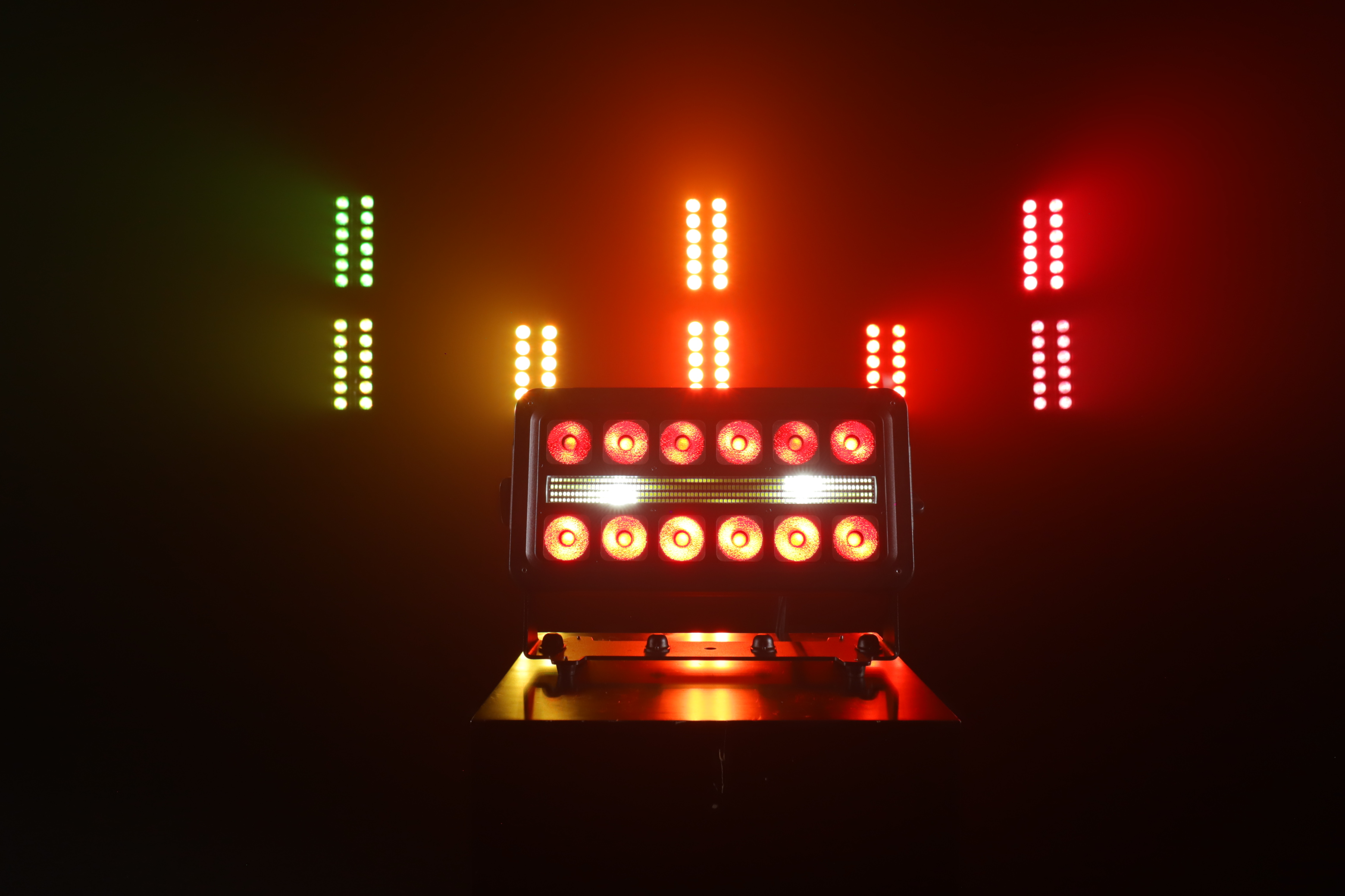 12x20W RGBW + 312x1W LED Wash Strobe Light