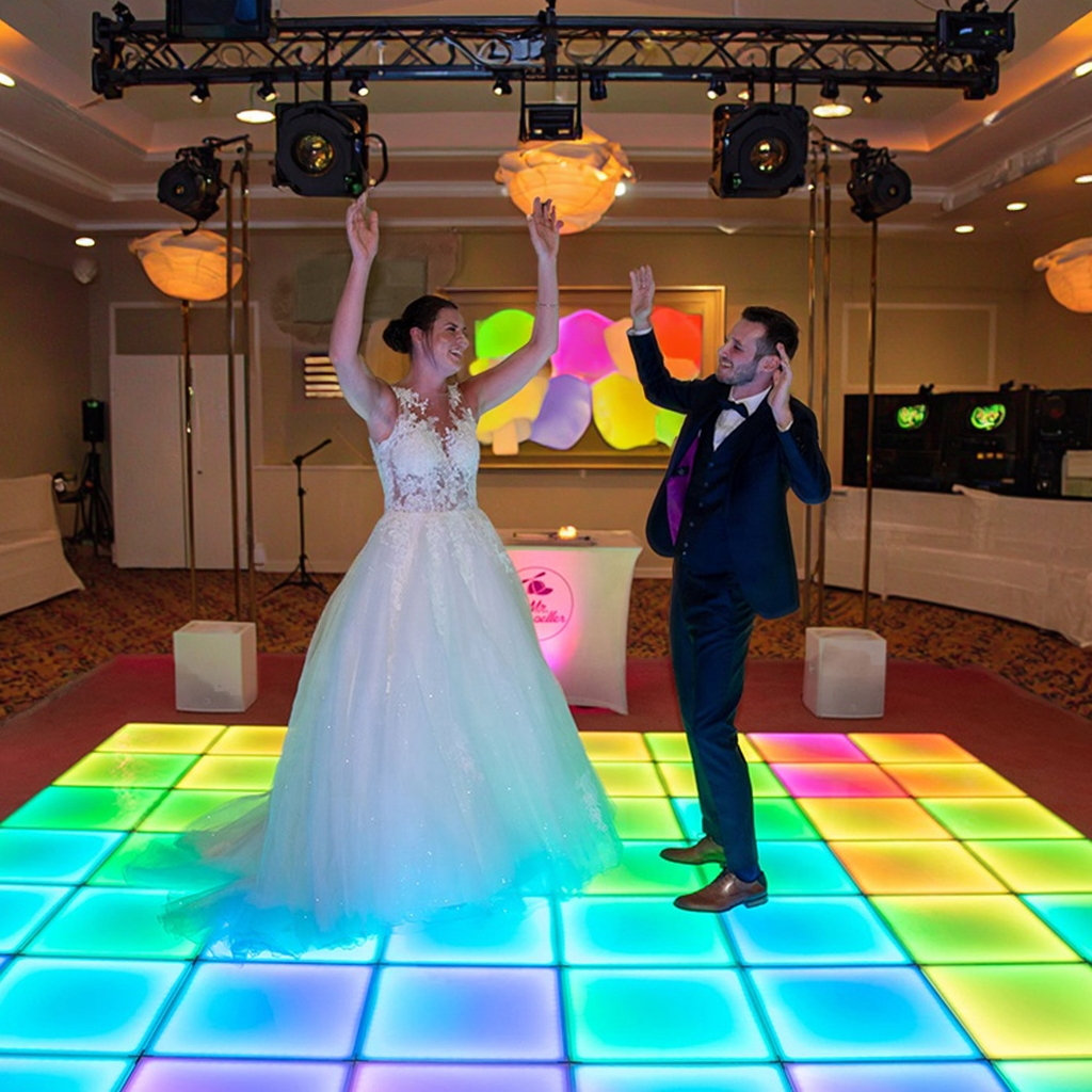 Frosted Magnet Design RGB LED Dance Floor for Wedding Parties and Nightclubs PVC Body Projection Lights