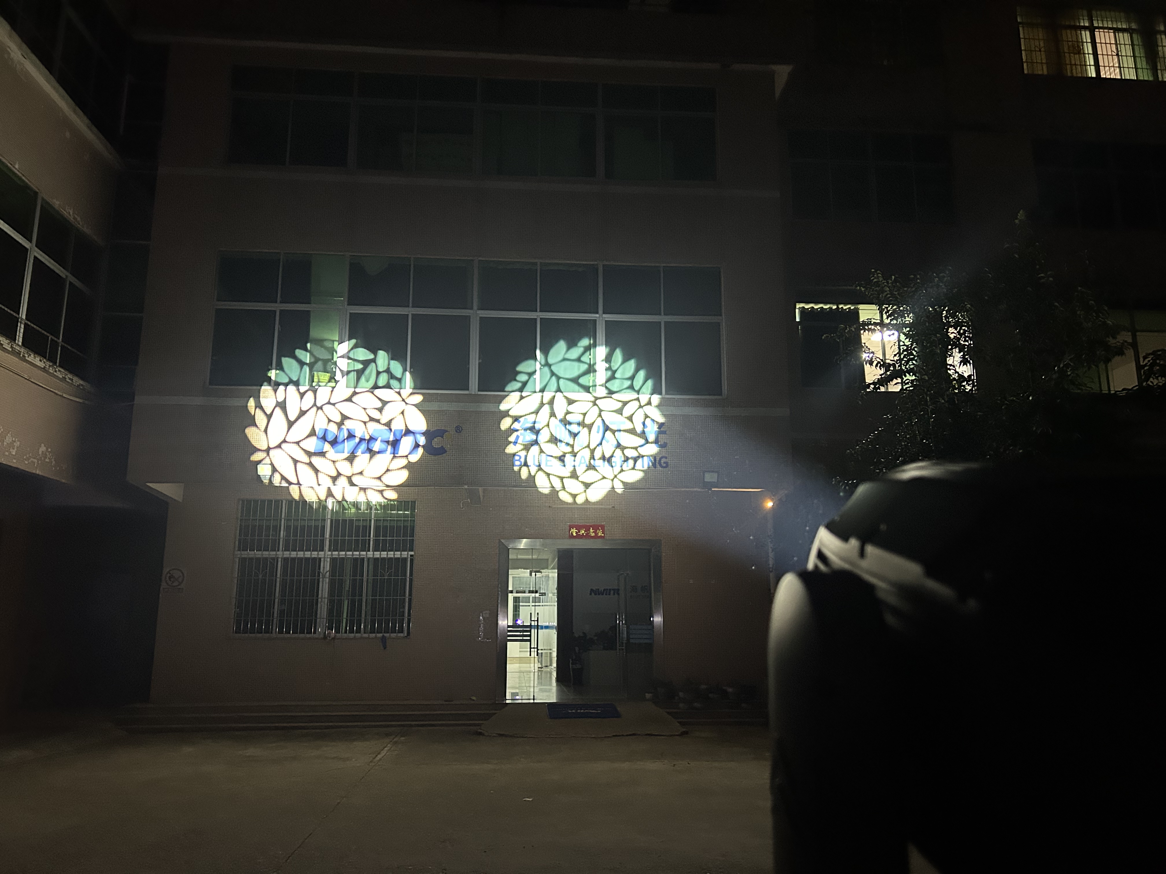 Outdoor Waterproof IP 250W Beam Spot Wash 3IN1 Hybrid LED Moving Head Stage Light