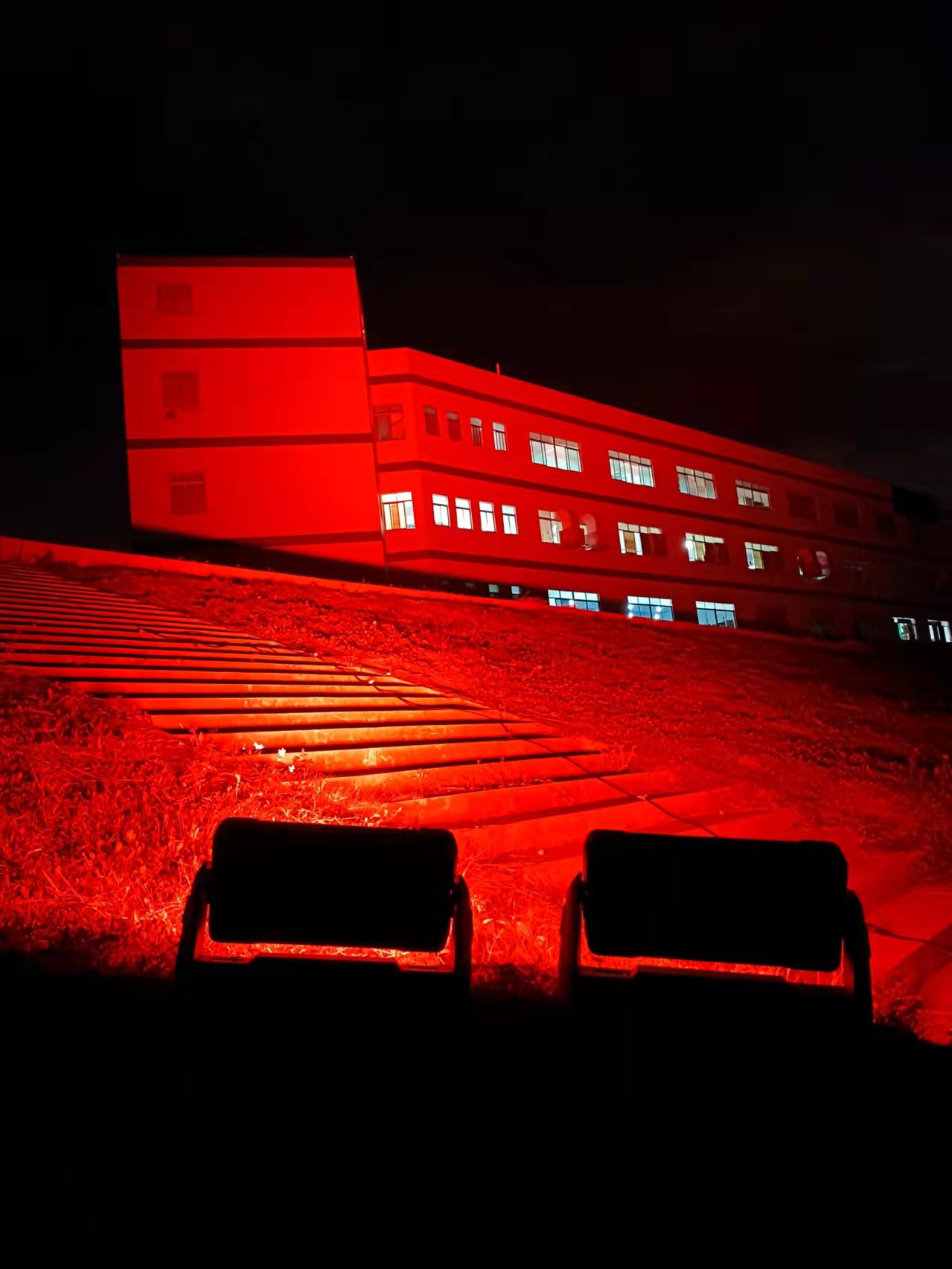 Waterproof 60x10W RGBW 4-in-1 LED City Color Light with Seetronic PowerCon for Outdoor Architectural Lighting