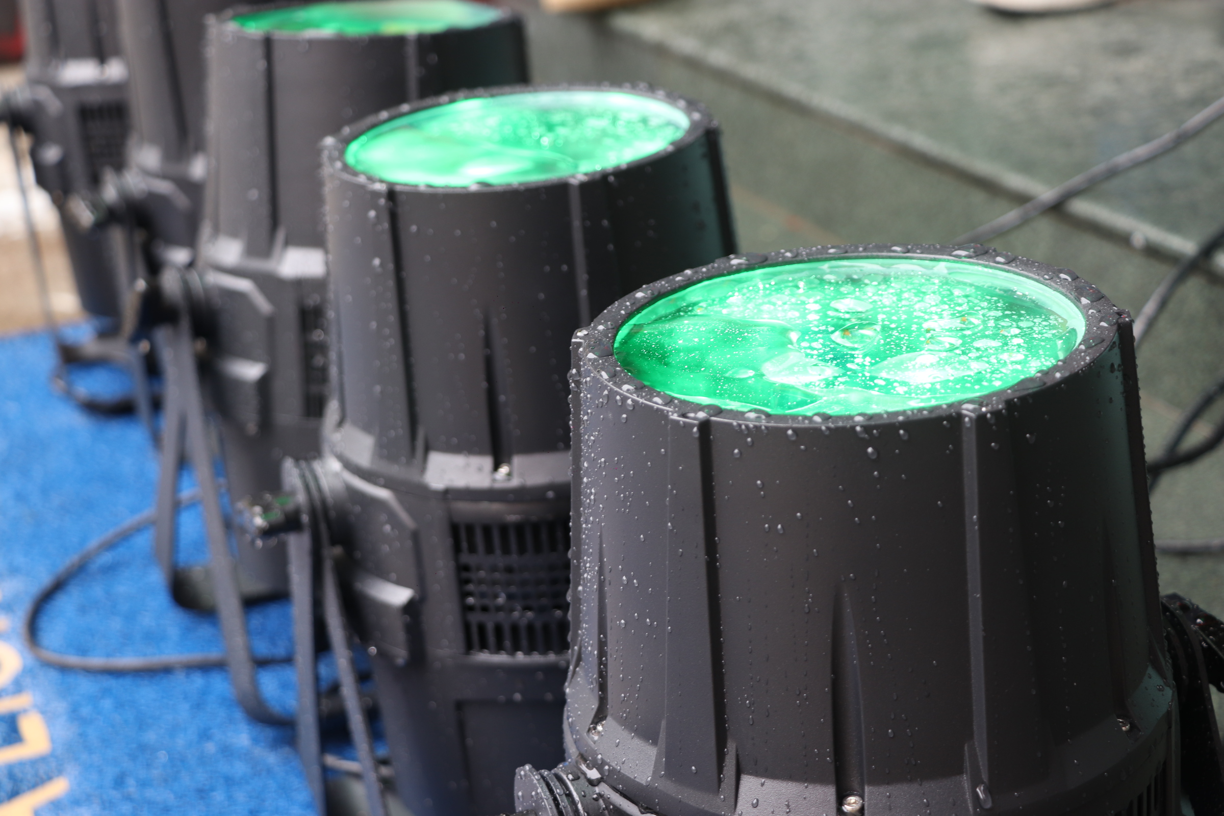 New Arrival Waterproof Stage LED Lighting ZOOM 7pcs 40W Par Can Light for Outdoor Concert Lighting
