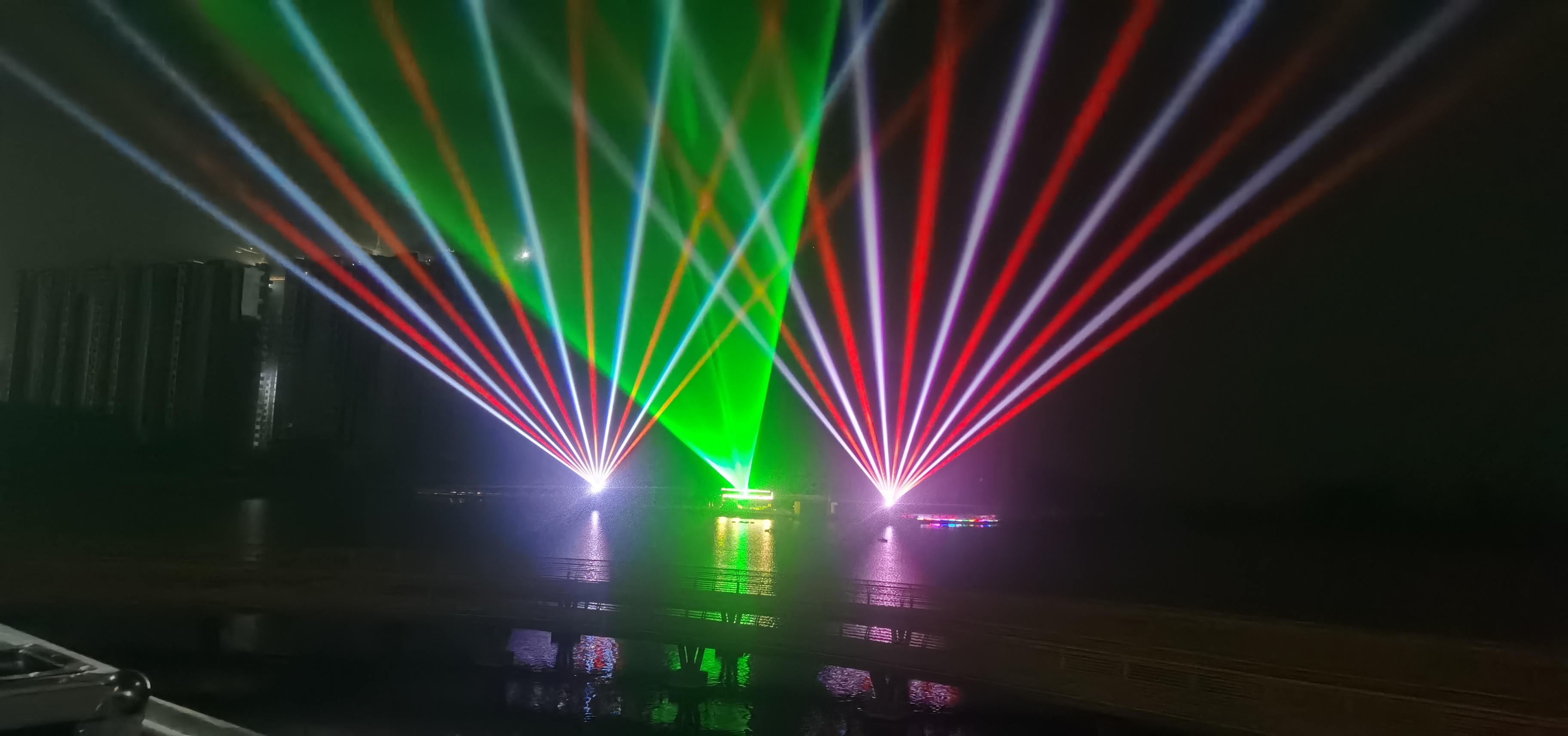 Waterproof Outdoor Cityscape 30w Rgb Animation Laser Stage Light
