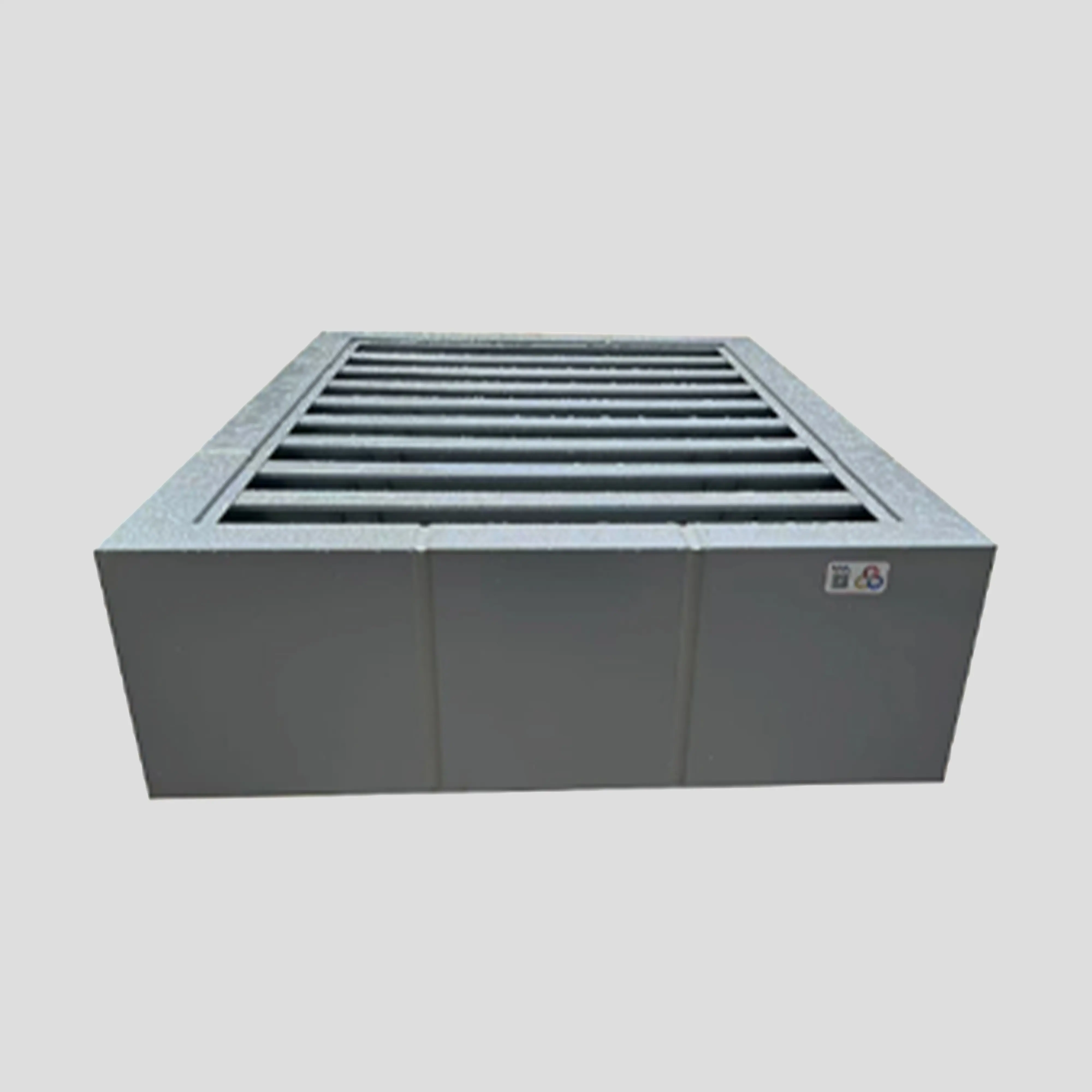 Aeolus rooftop with snow load louver