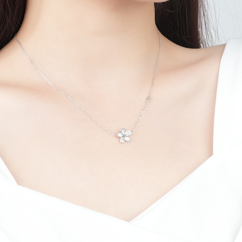 Flower Necklace Women S925 Sterling Silver Fresh Inlaid White Shell Pendant Collarbone Chain