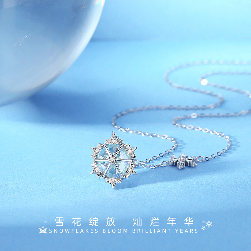 Ice Condensation Snow Love Snowflake Necklace Female S925 Sterling Silver Illusion Color Stone Christmas Collarbone Necklace