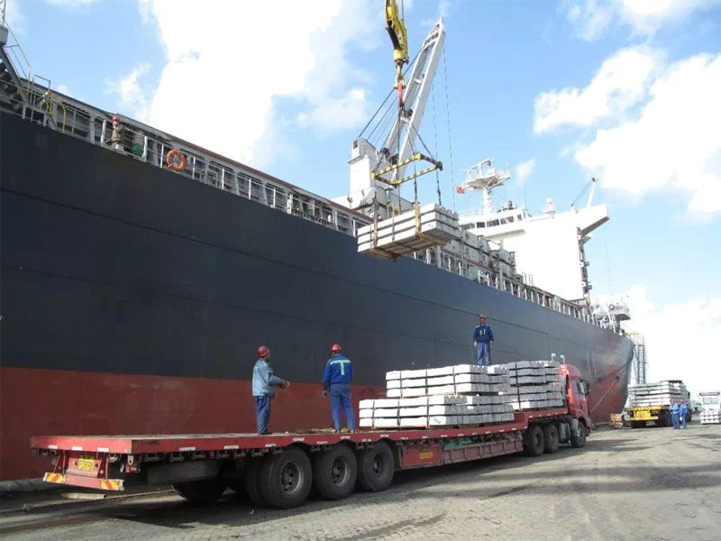 Figure 4. loading into vessel Figure 4. loading into vessel