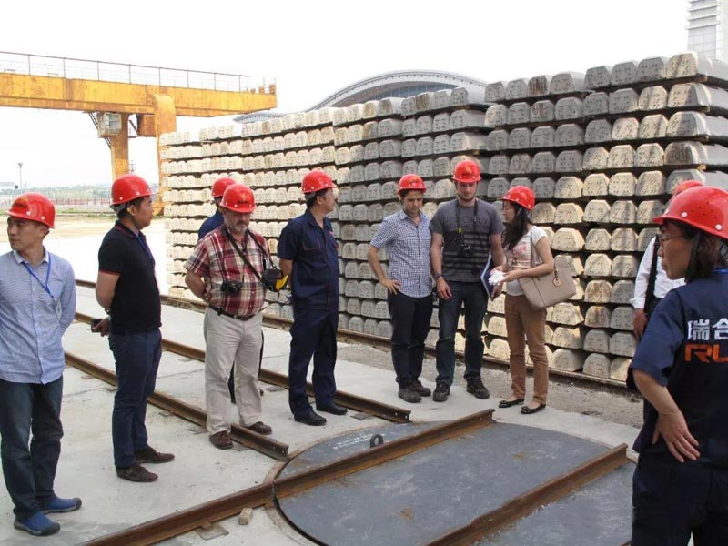Figure 1. the Argentina engineers came to Ruihe for products inspection Figure 1. the Argentina engineers came to Ruihe for products inspection