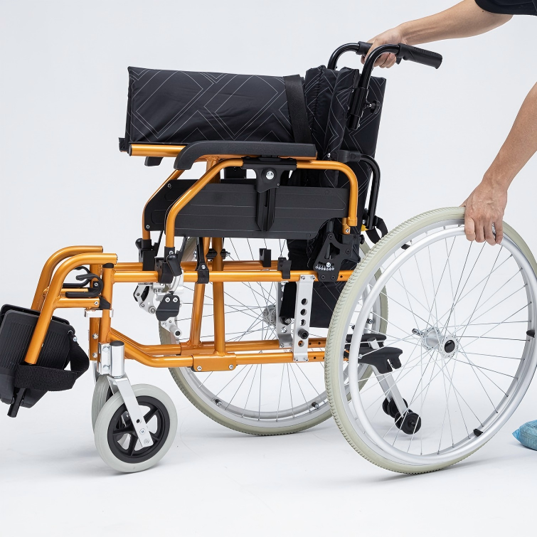 WR6730L Aluminum Wheelchair