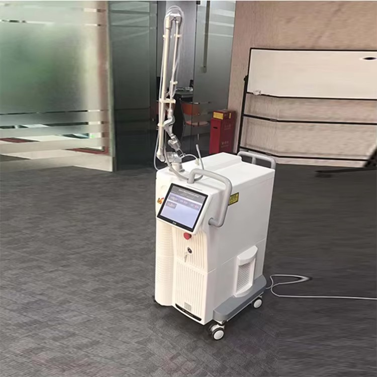 Fotona Co2 Fractional lase Treatment Machine 10600nm lase beaut machine For Resuacing Acne Scars 2025 Newest design 4D