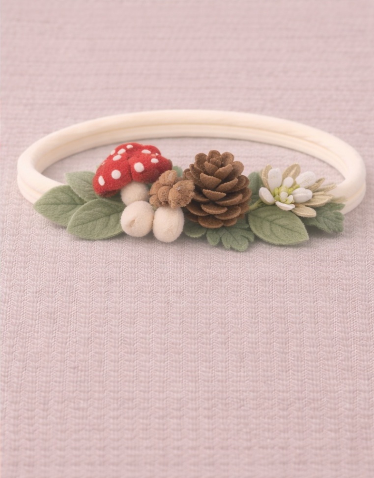 ナチュラル森の赤ずきん風ベビーヘッドバンド 松ぼっくり&きのこ装飾