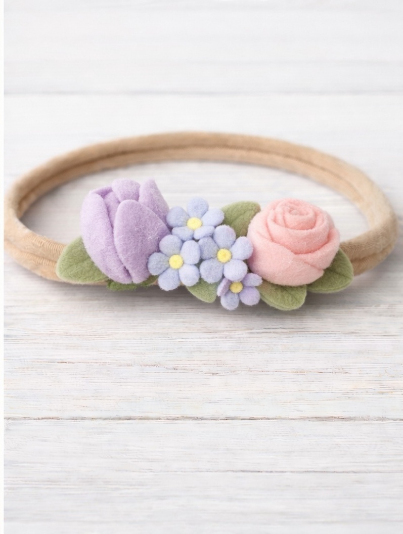Diademă adorabilă cu flori și fluturași pentru bebeluși
