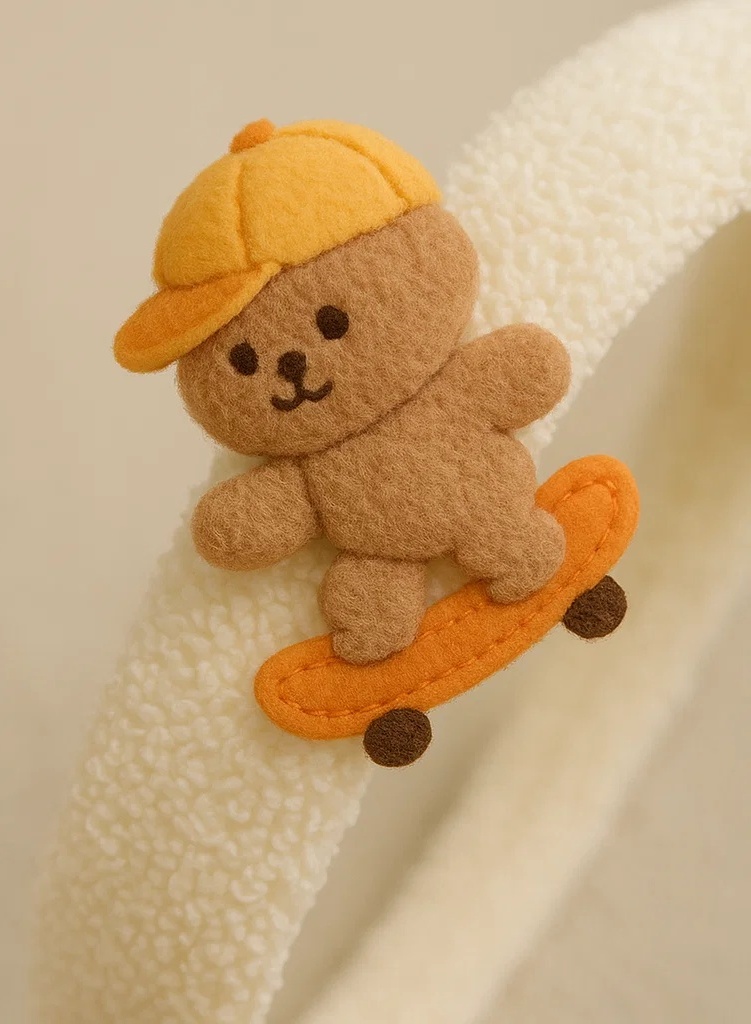 Skateboard Bear Baby Headband – Fun and Playful for Little Ones