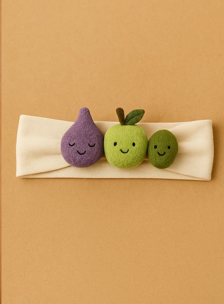 Fruité et Fabuleux – Bandeau Enjoué en Peluche avec Feuille de Figue, Pomme Verte et Olive pour Bébé!