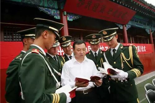 《信念梁家河》