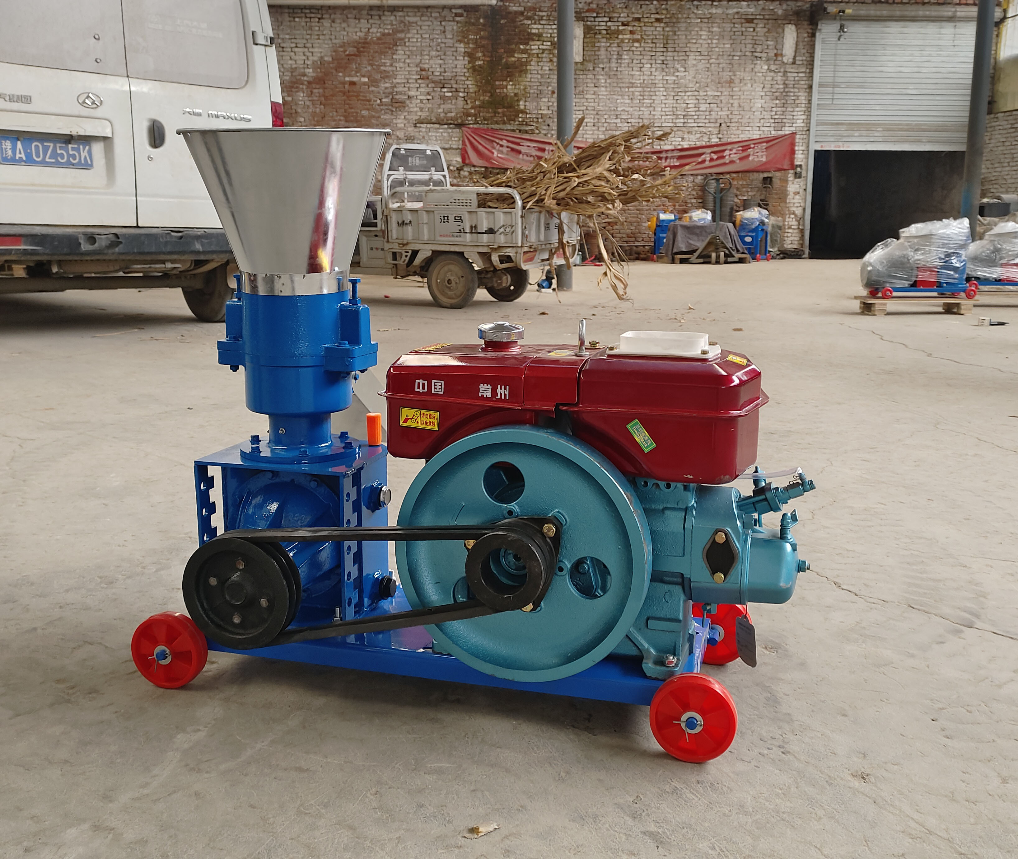 FPM125 / 150 / 160 / 180 /210 / 260 diesel engine pellet machine