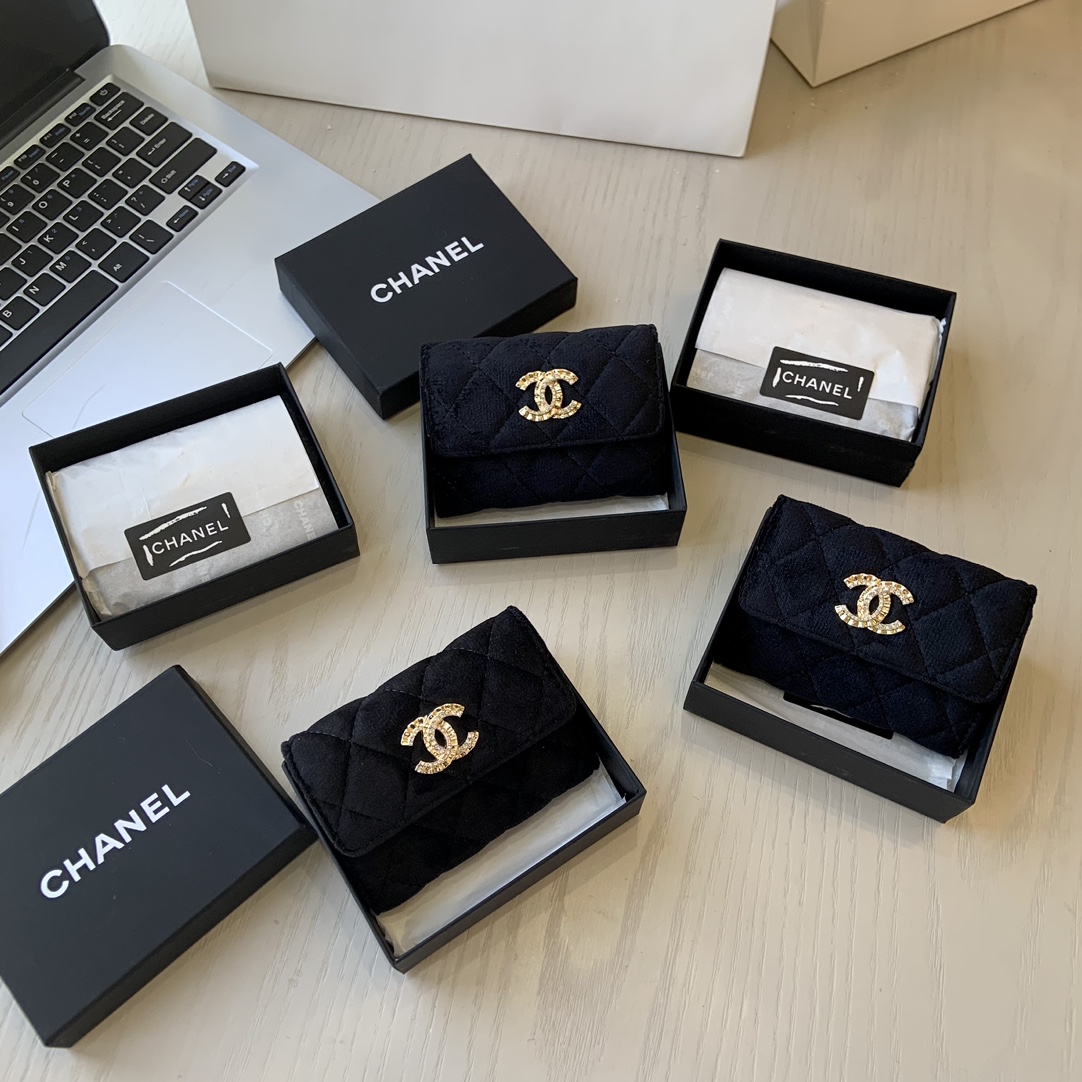 chanel giftbag small size
