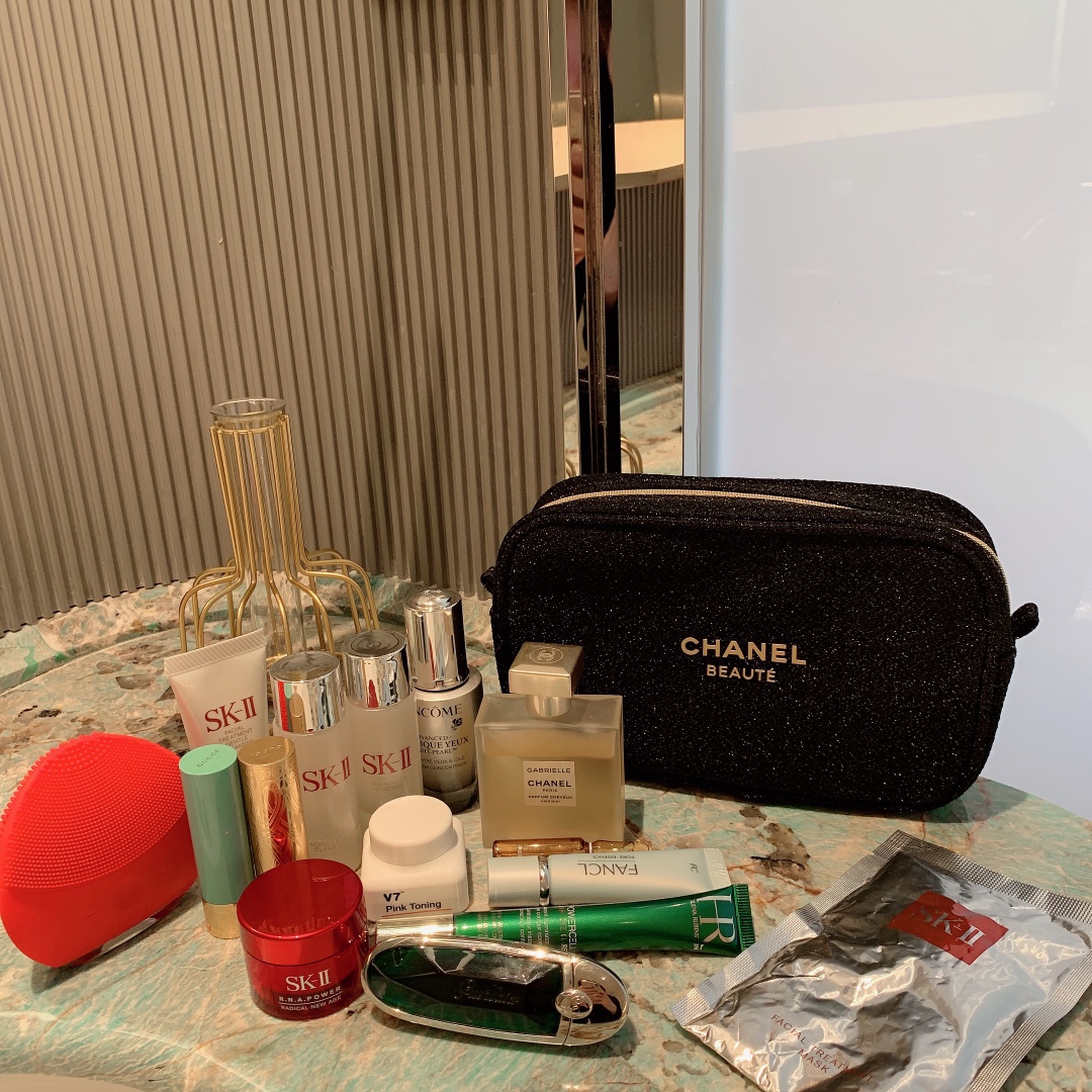 chanel makeup bag two color