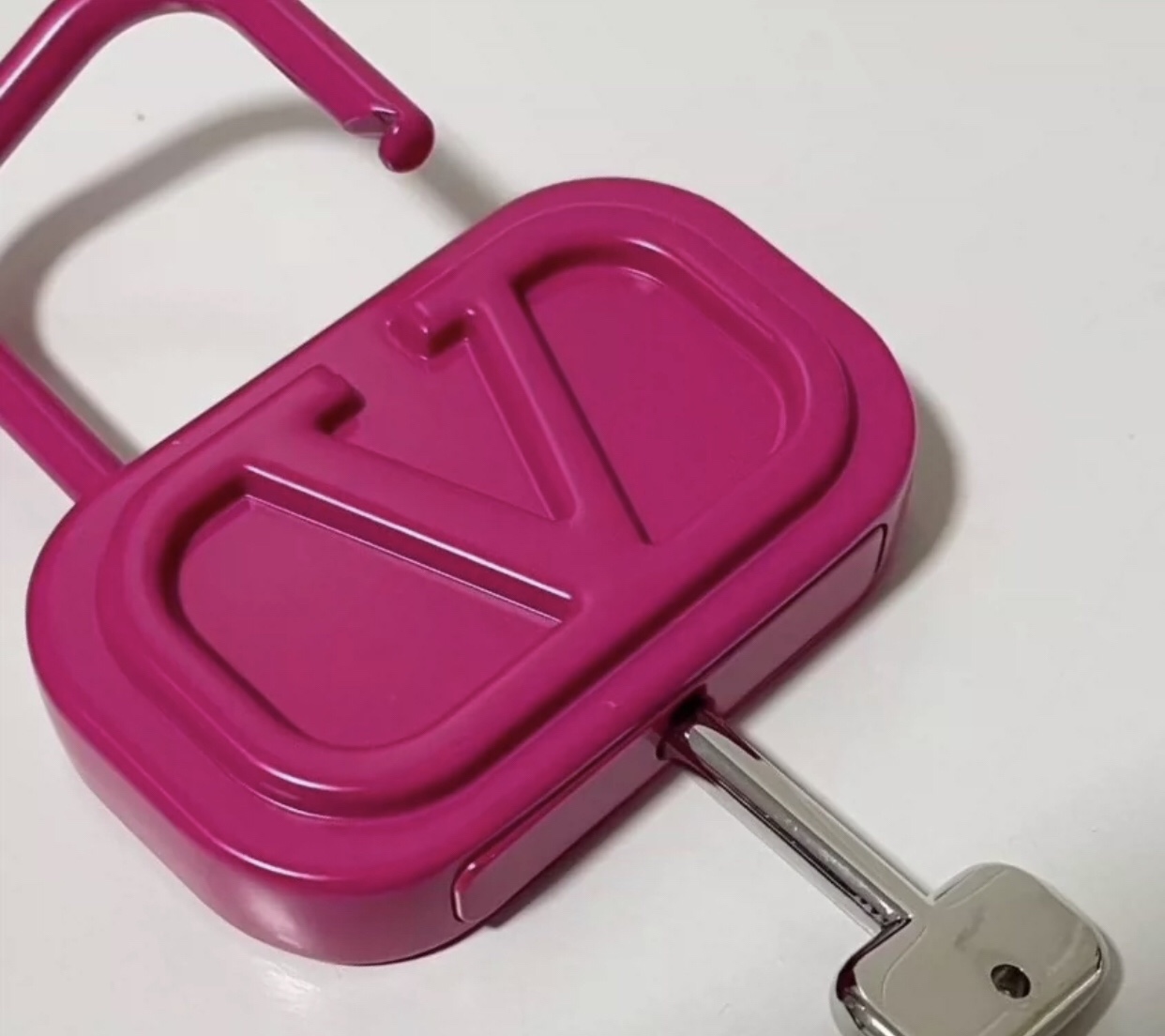 Valentino lock