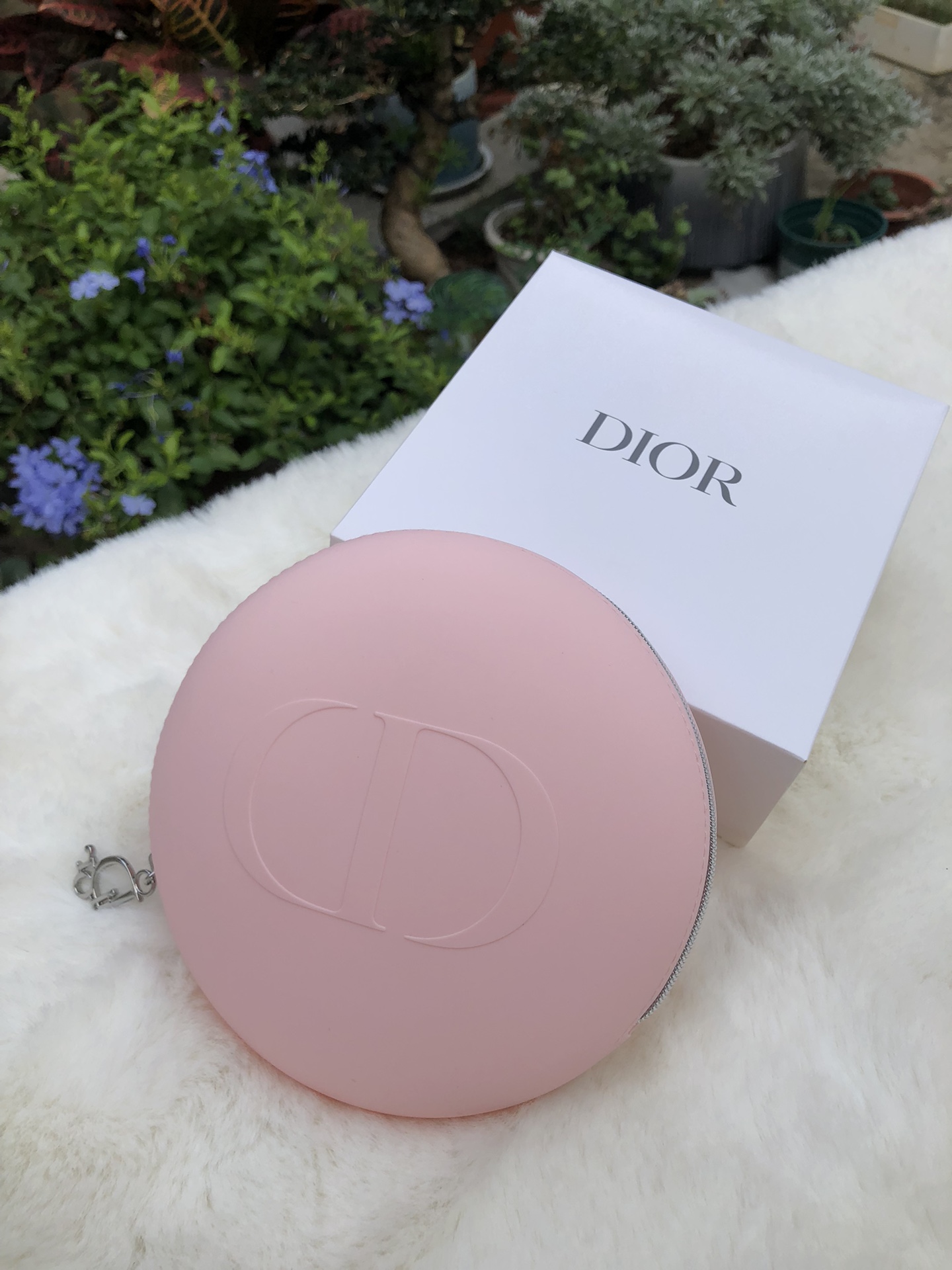 dior round pink makeup bag