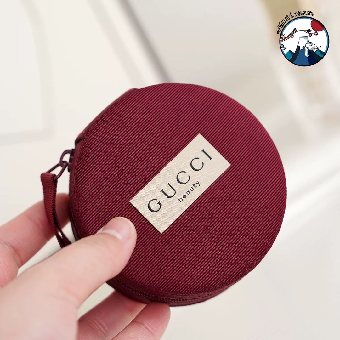 gucci makeup bag