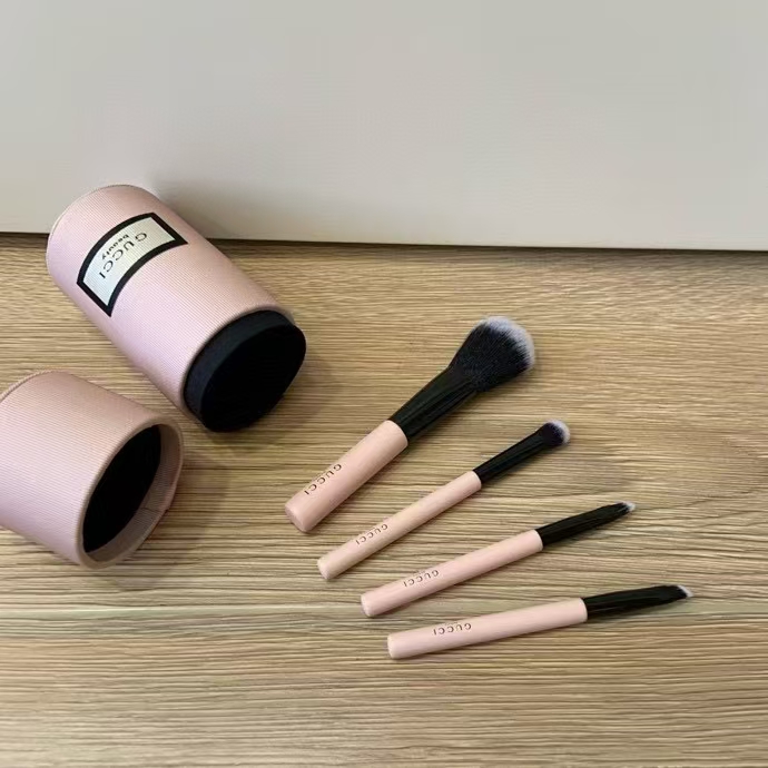 gucci makeup brush