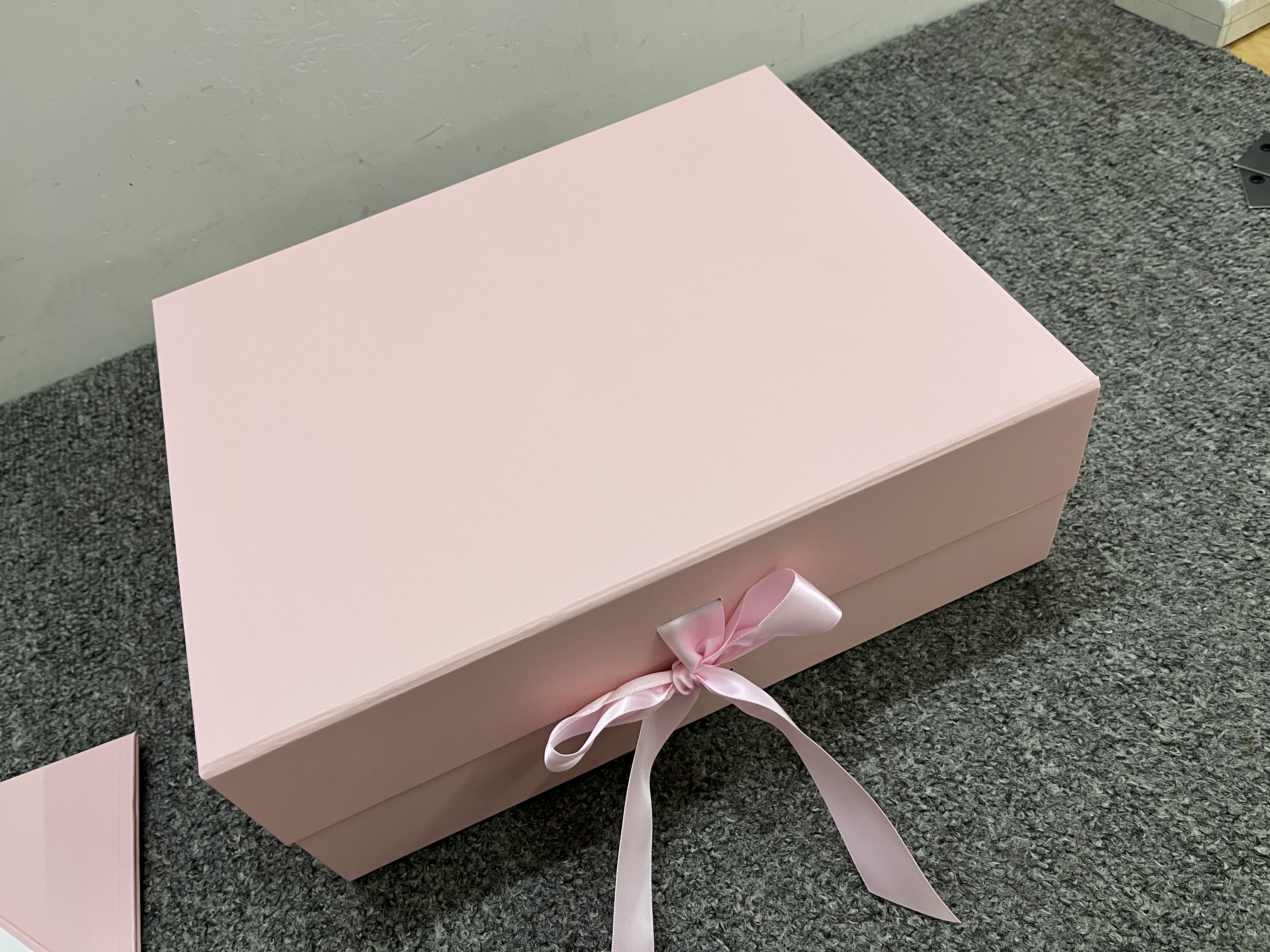 Luxury Custom Perfume Fragrance Bottles Packing Foldable Magnetic Cardboard Closure Flat Rigid Perfume Paper Box