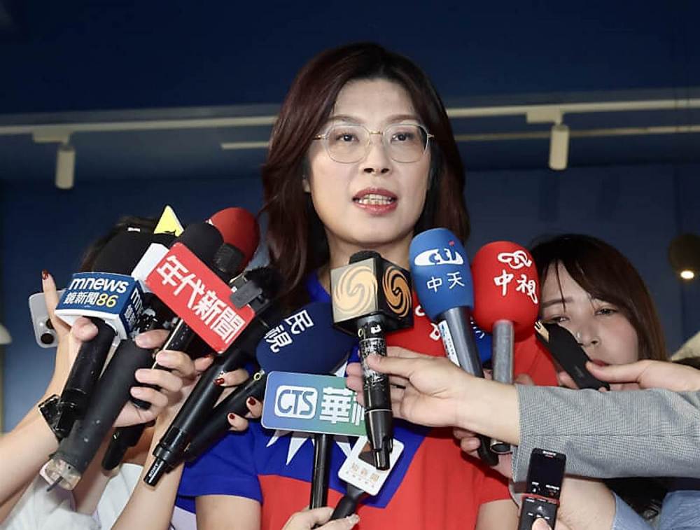 鄭麗文以戰將形象突圍　綠營出身當選國民黨主席