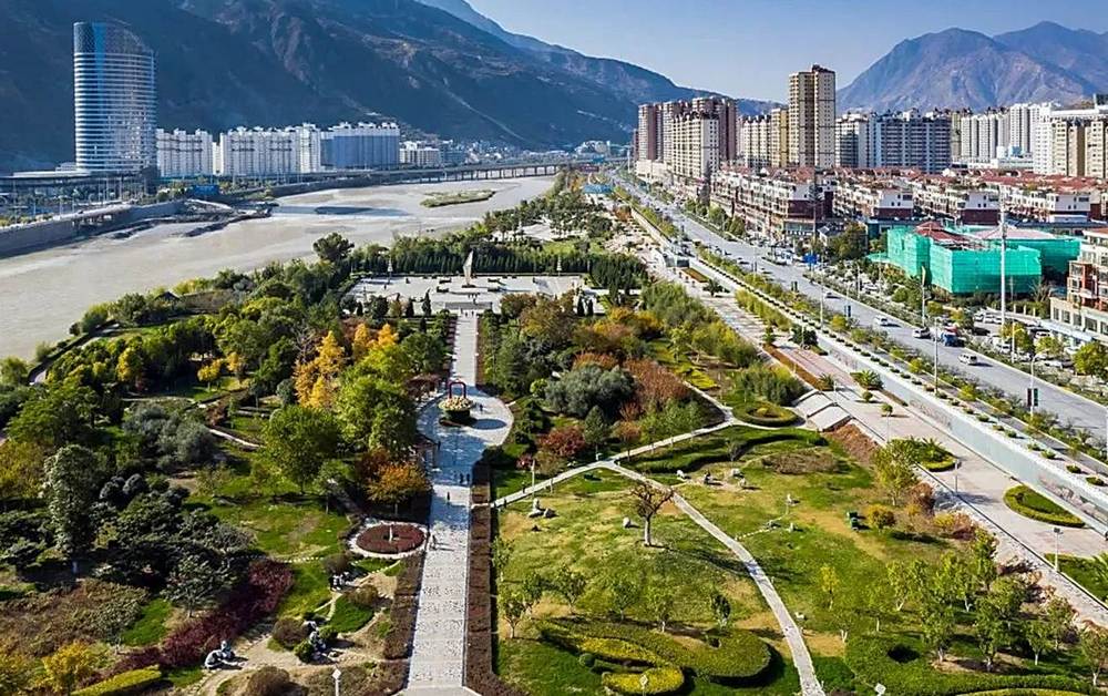 【圓桌專題2】2025 年文旅+地產+銀髮康養：跨界融合，開啟新篇