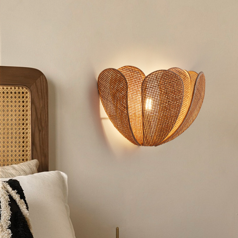 Handmade Rattan Wall Sconce Light – Natural Woven Decorative Lighting Fixture