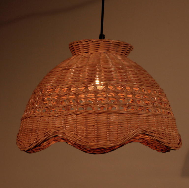 Natural Rattan Woven Pendant Light – Handmade Scalloped Hanging Lamp for Commercial & Dining Spaces
