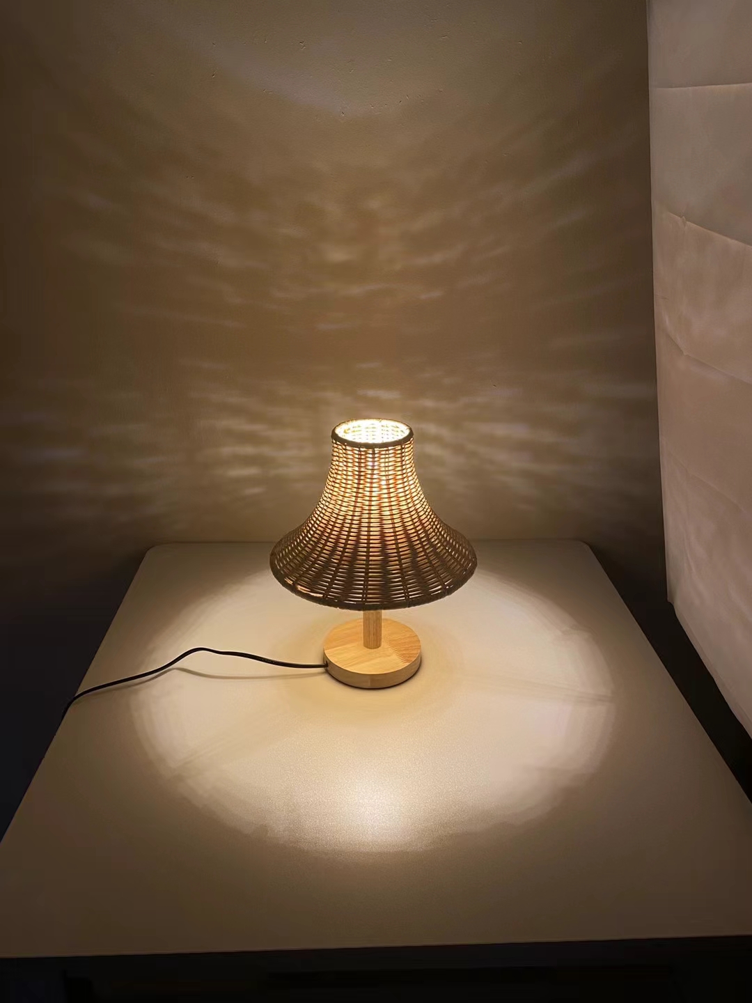 Modern Minimalist Woven Table Lamp – Black Metal Stand with Bamboo Lampshade