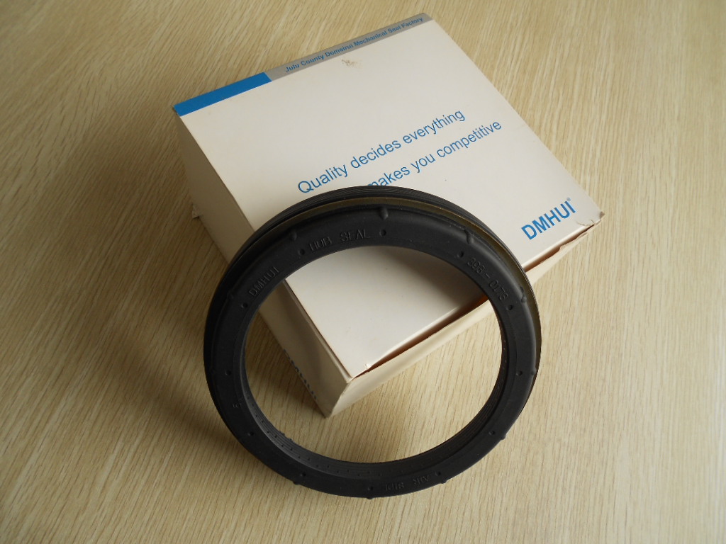 Golf Course Renovation: High-Pressure Oil Seals Protected Loader Hydraulics From Sand and Fertilizer Corrosion