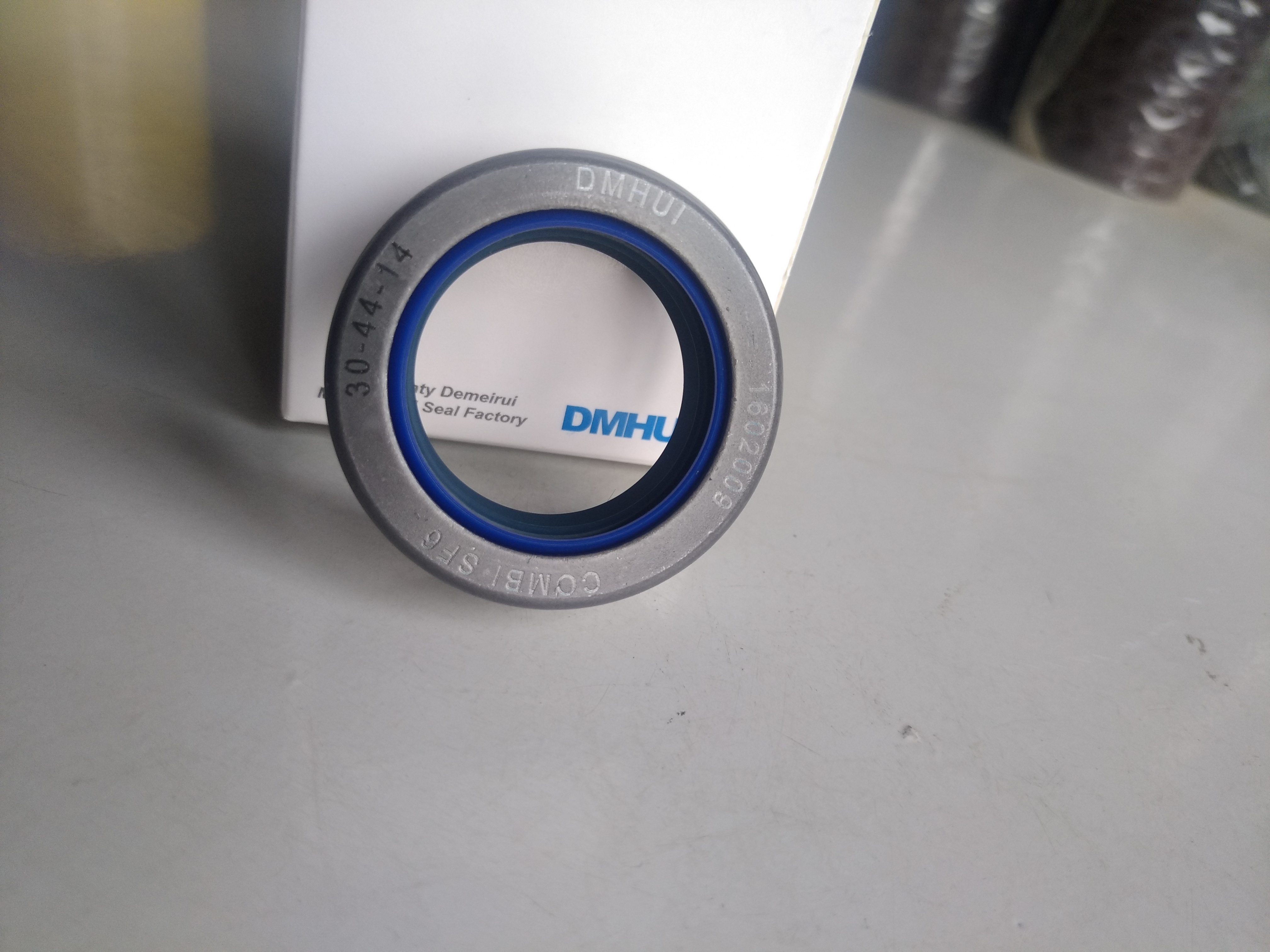 COMBI 12018617B Oil Seal 30x44x14 mm SF13