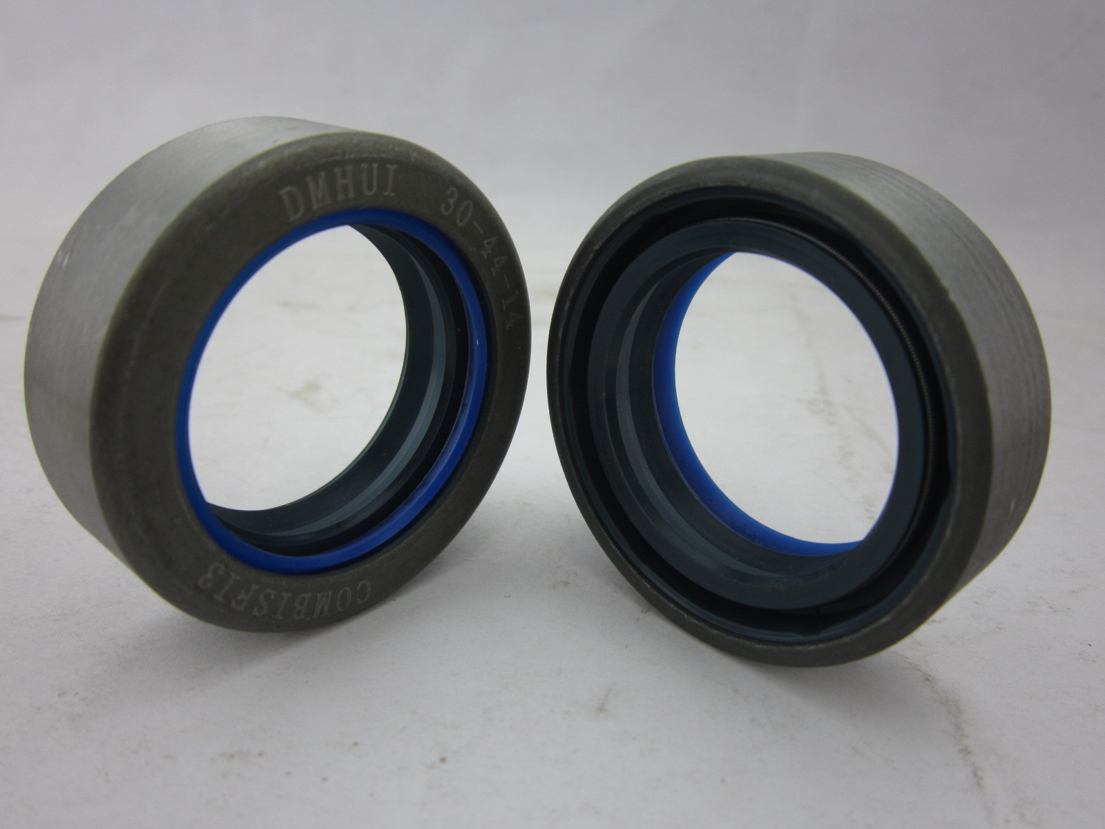 COMBI radial shaft seals for agricultural machinery in stock