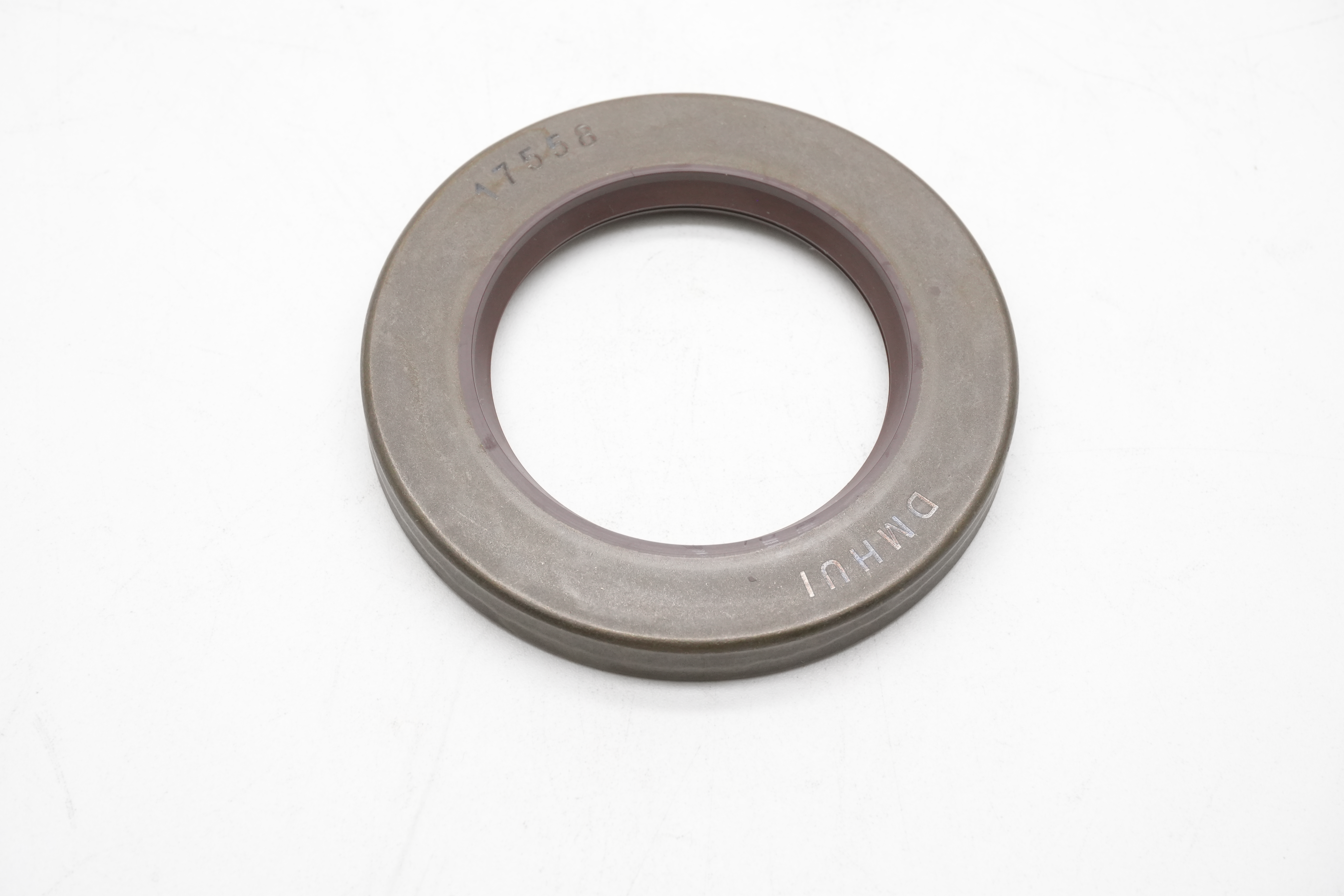 Rotary Shaft Seal Solutions | CR Seals with Metal Face and Axial Features