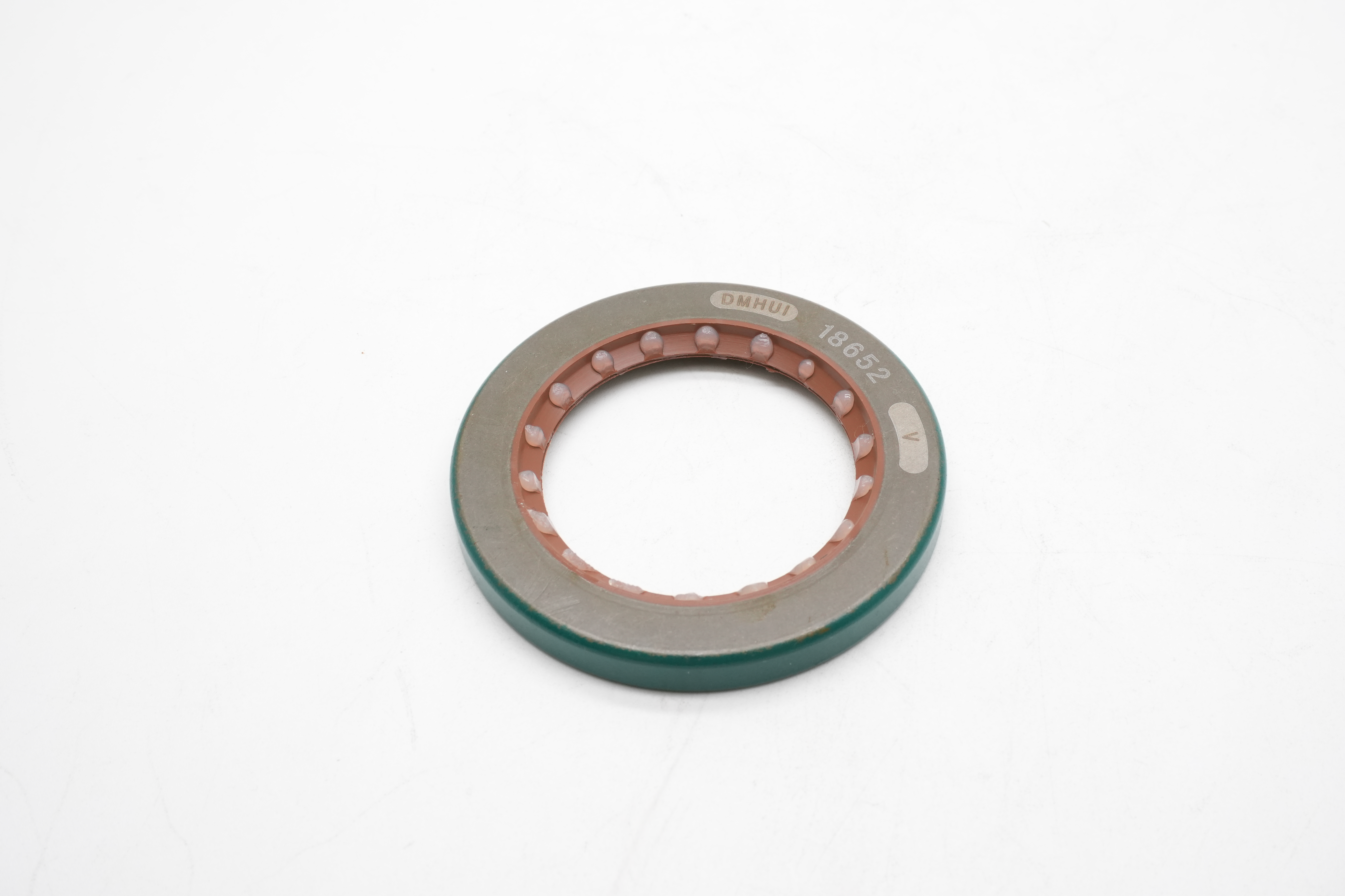 Rotary Shaft Seals for Industrial Equipment | CR Seals with Metal Face and Hydraulic Options