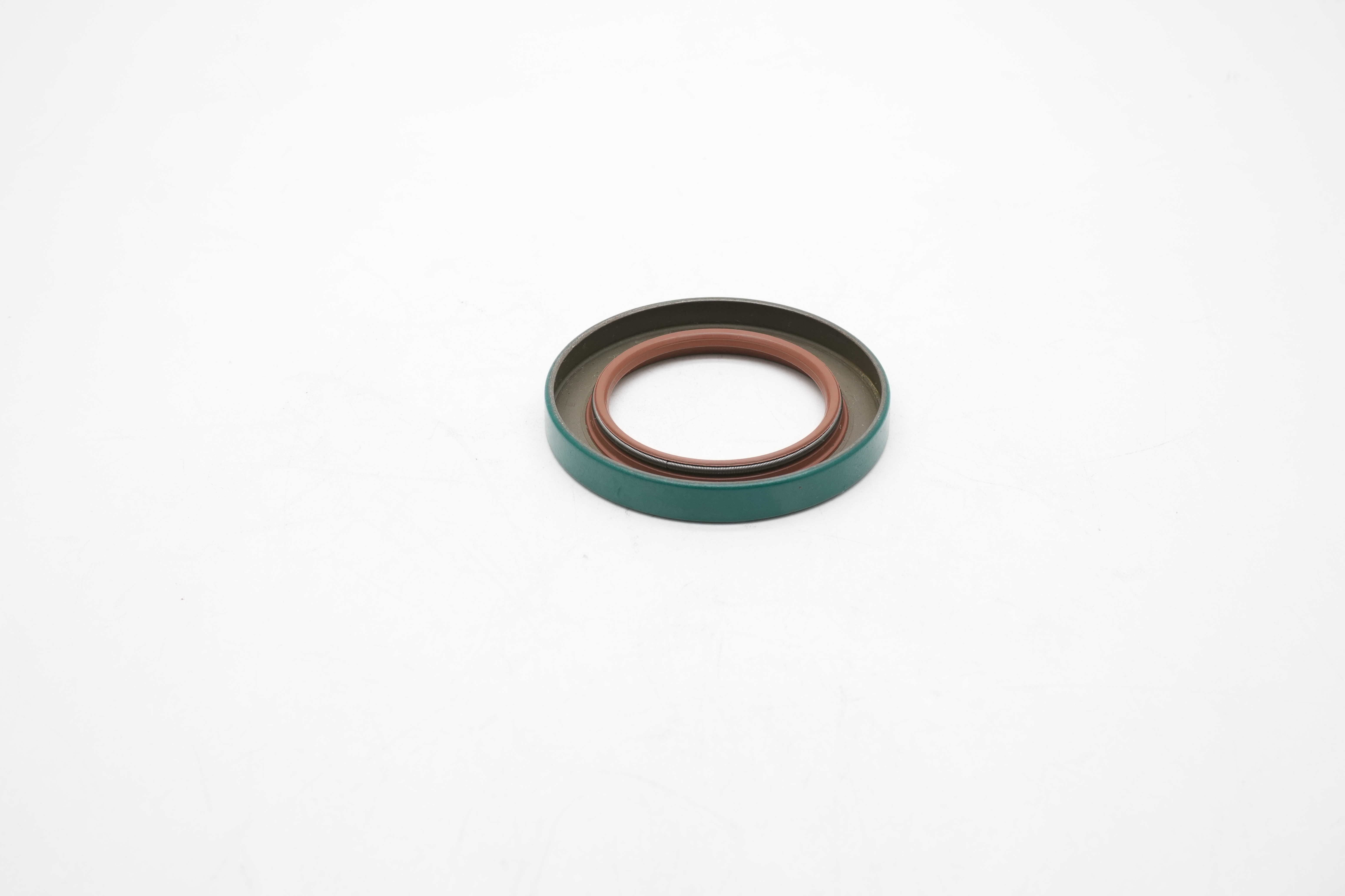 Reliable Hydraulic Seals for Rotary Shafts | CR Seals with Metal Face Protection