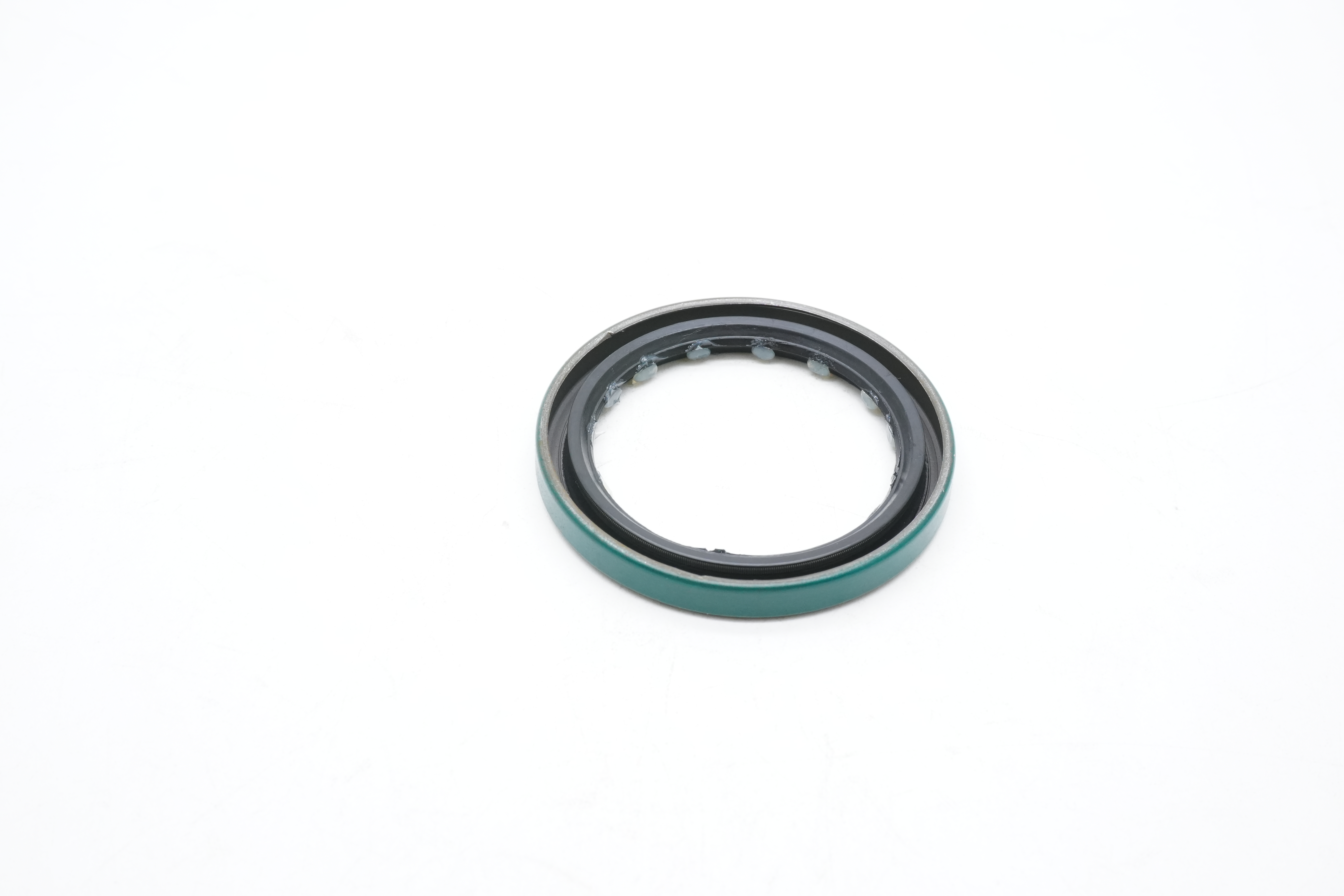 CR Seals’ Comprehensive Line: Hydraulic & Rotary Shaft Seals for Axial Sealing Needs
