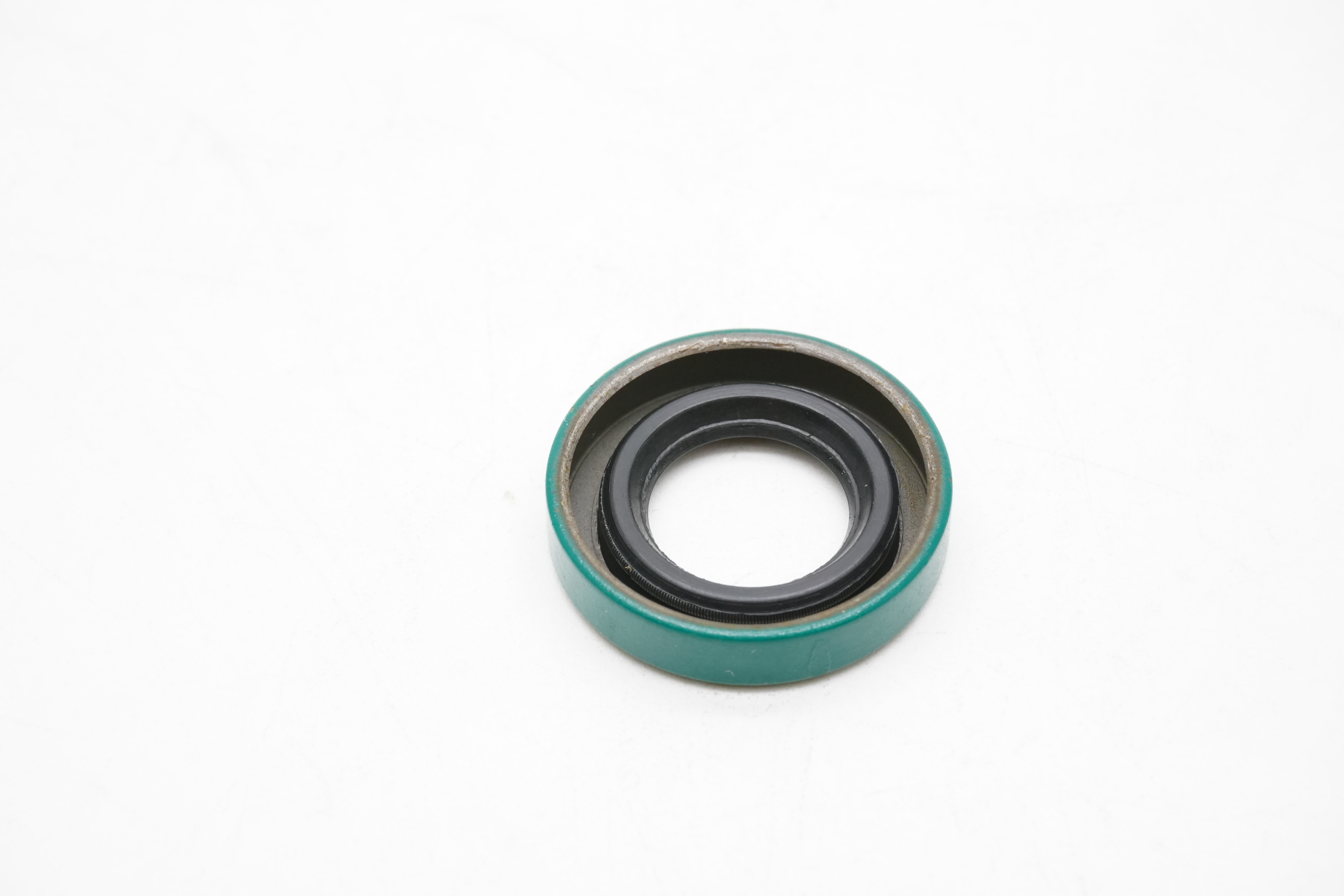 High-Performance Hydraulic Seals | CR Rotary Shaft Seals with Metal Face Design