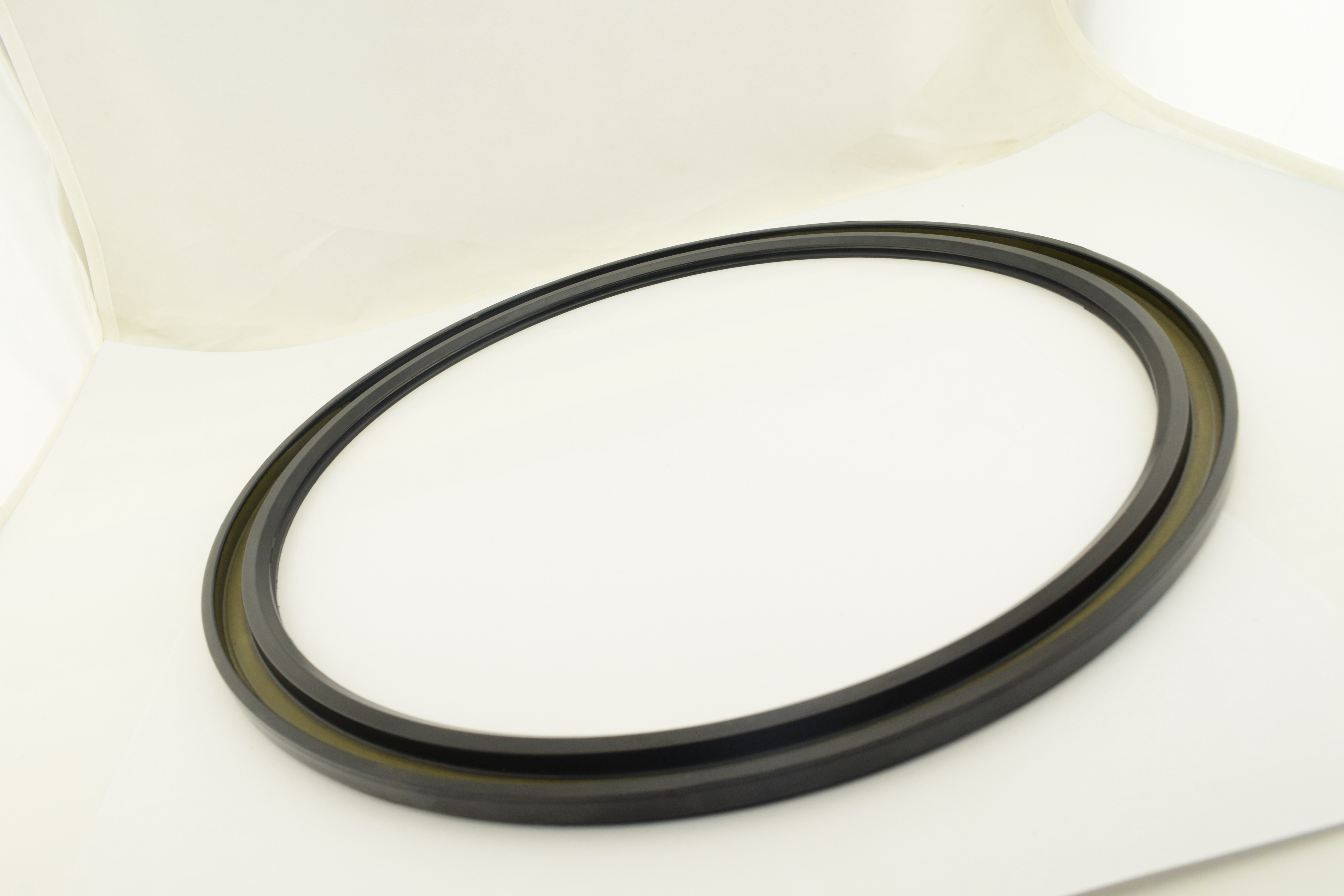 Durable Oil Seals for Construction Machinery Gears and Components