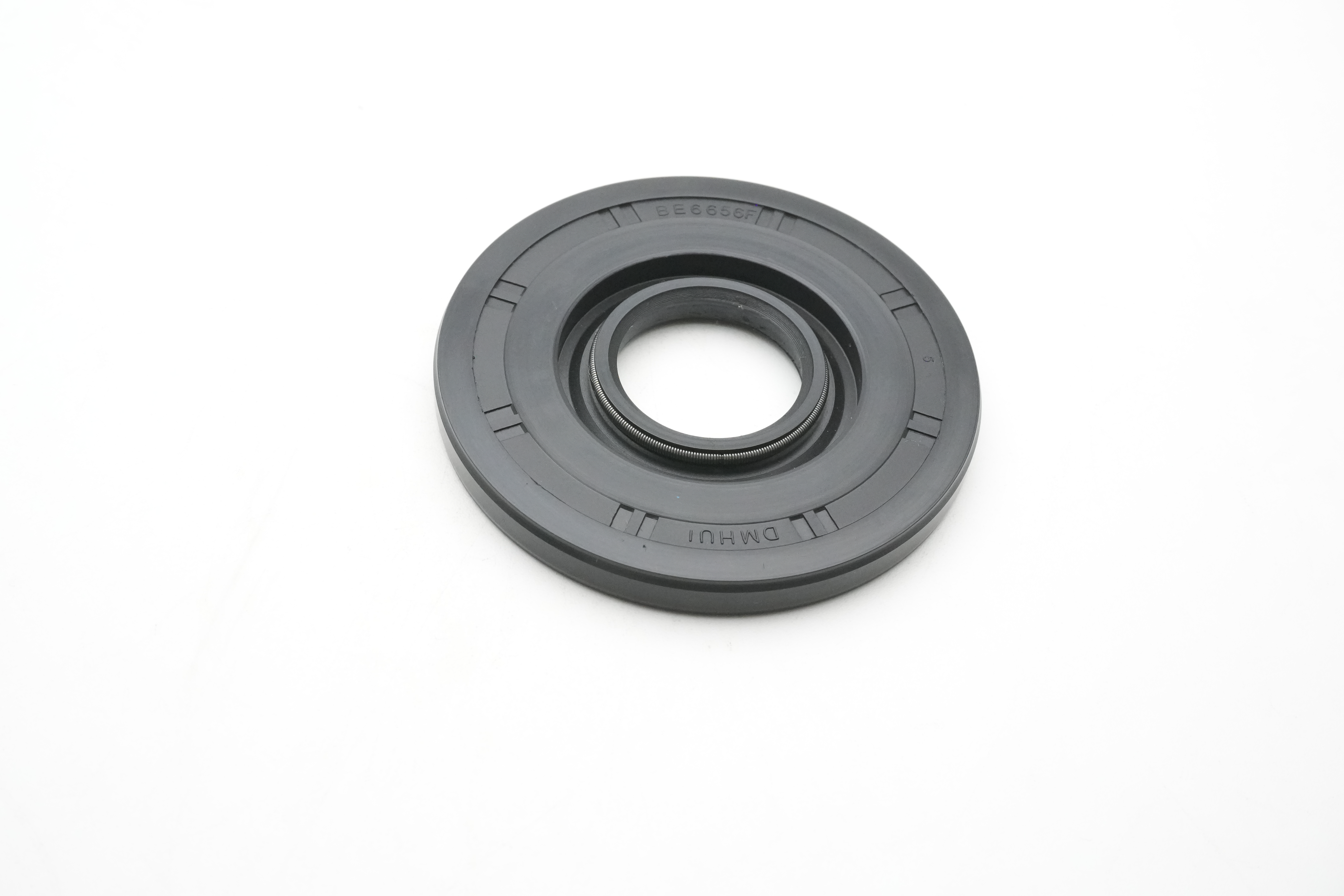 Industrial Oil Seals for Harsh Environments: Shielding Robots & Servo Motors
