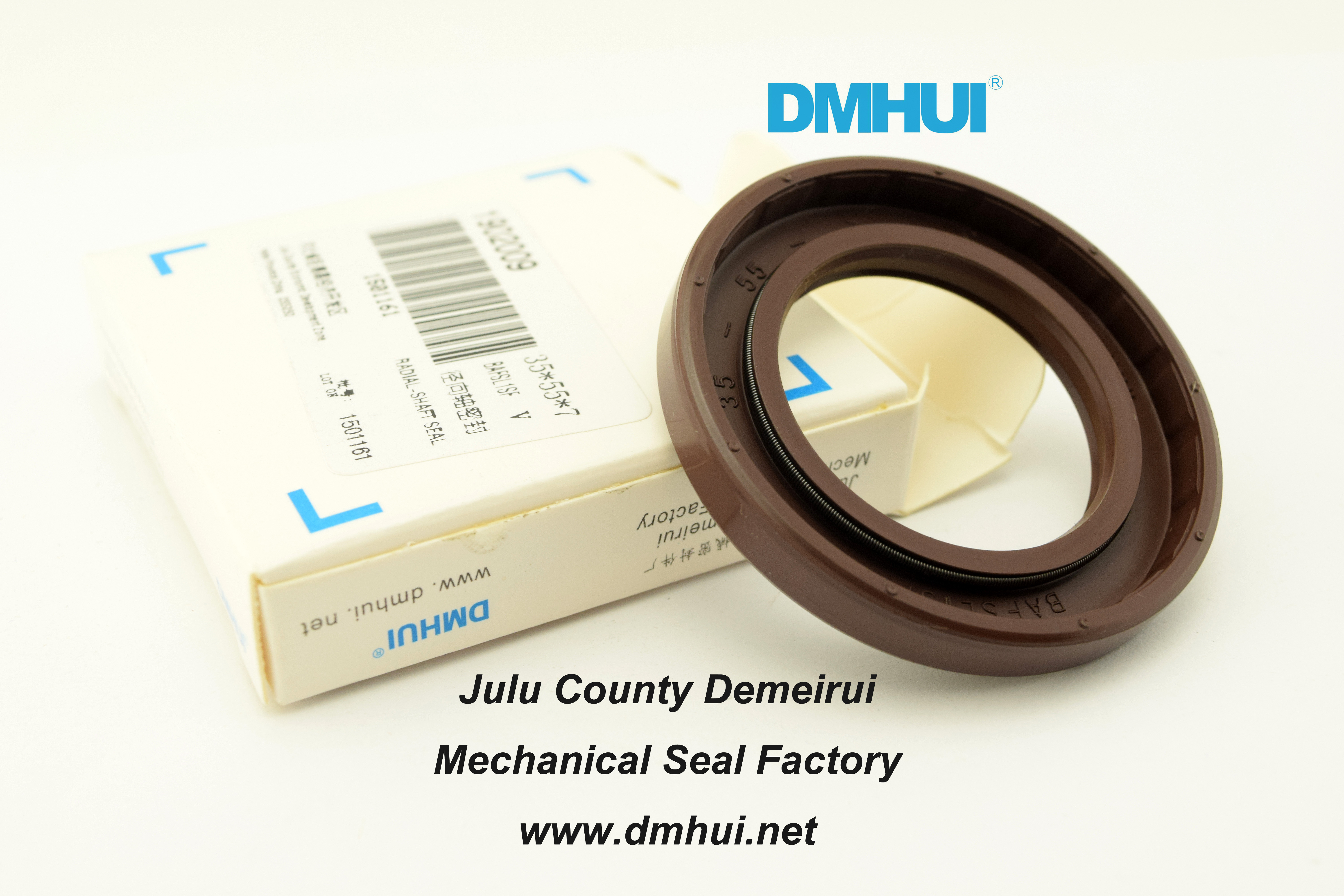 Hydraulic Pump Oil Seal | Durable & Resistant to Extreme Conditions | Ensures Smooth Operation