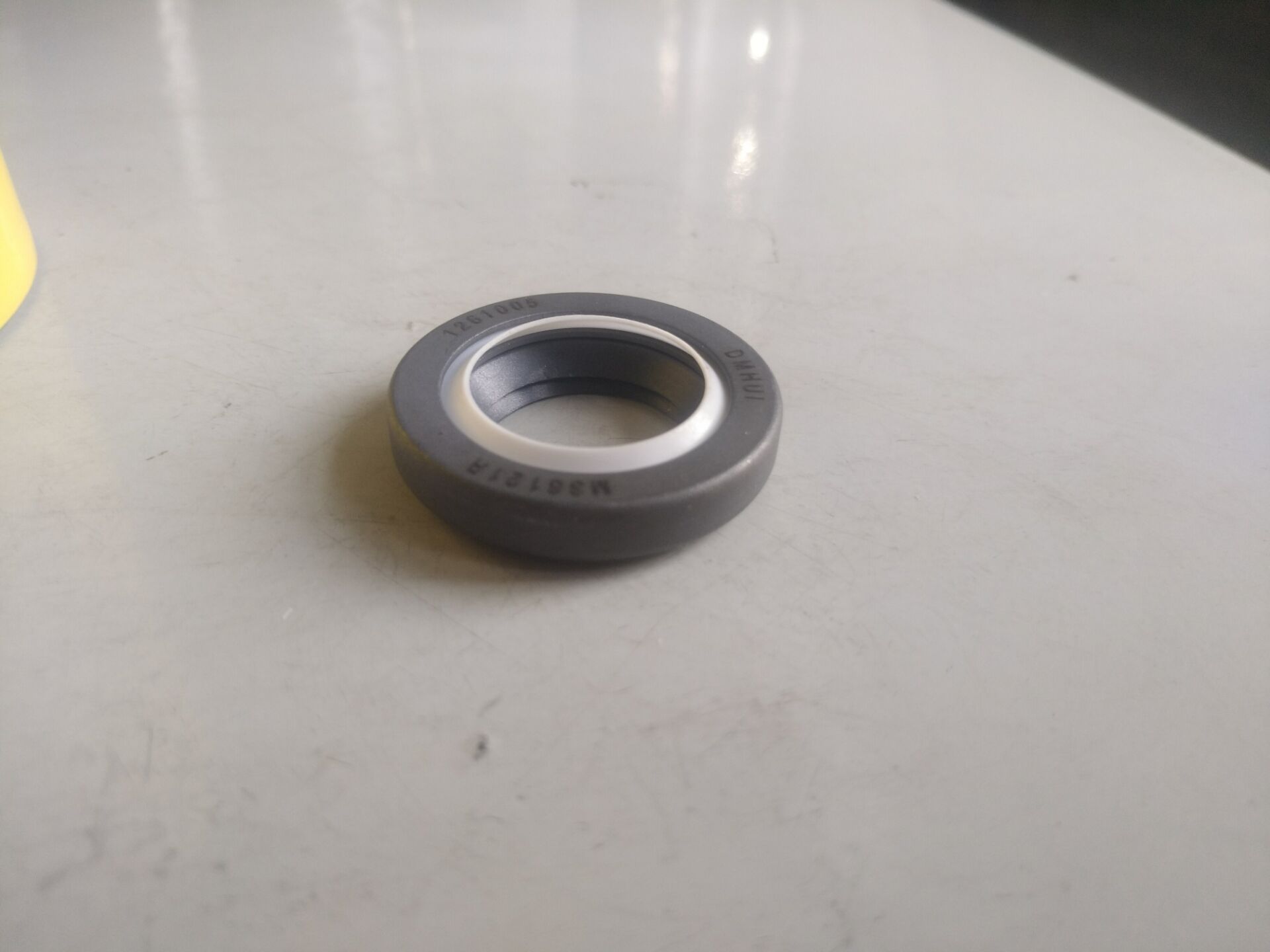B2PT Type Hydraulic Oil Seal 25.4x38.1x11mm - PTFE Coated for Enhanced Durability