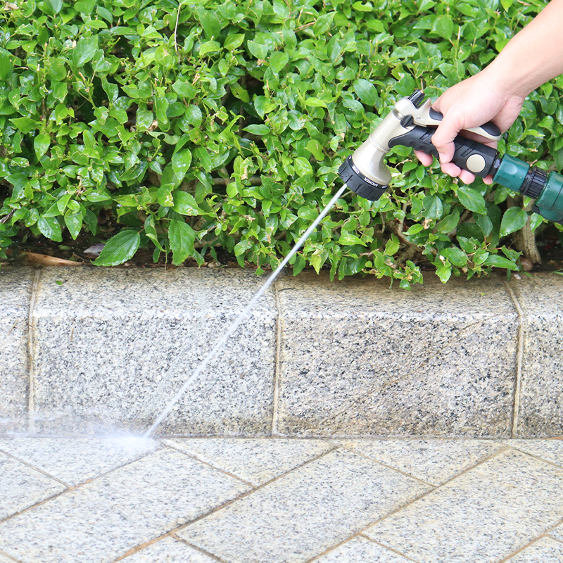 Heavy-Duty Adjustable Garden Hose Nozzle with 8 Spray Patterns